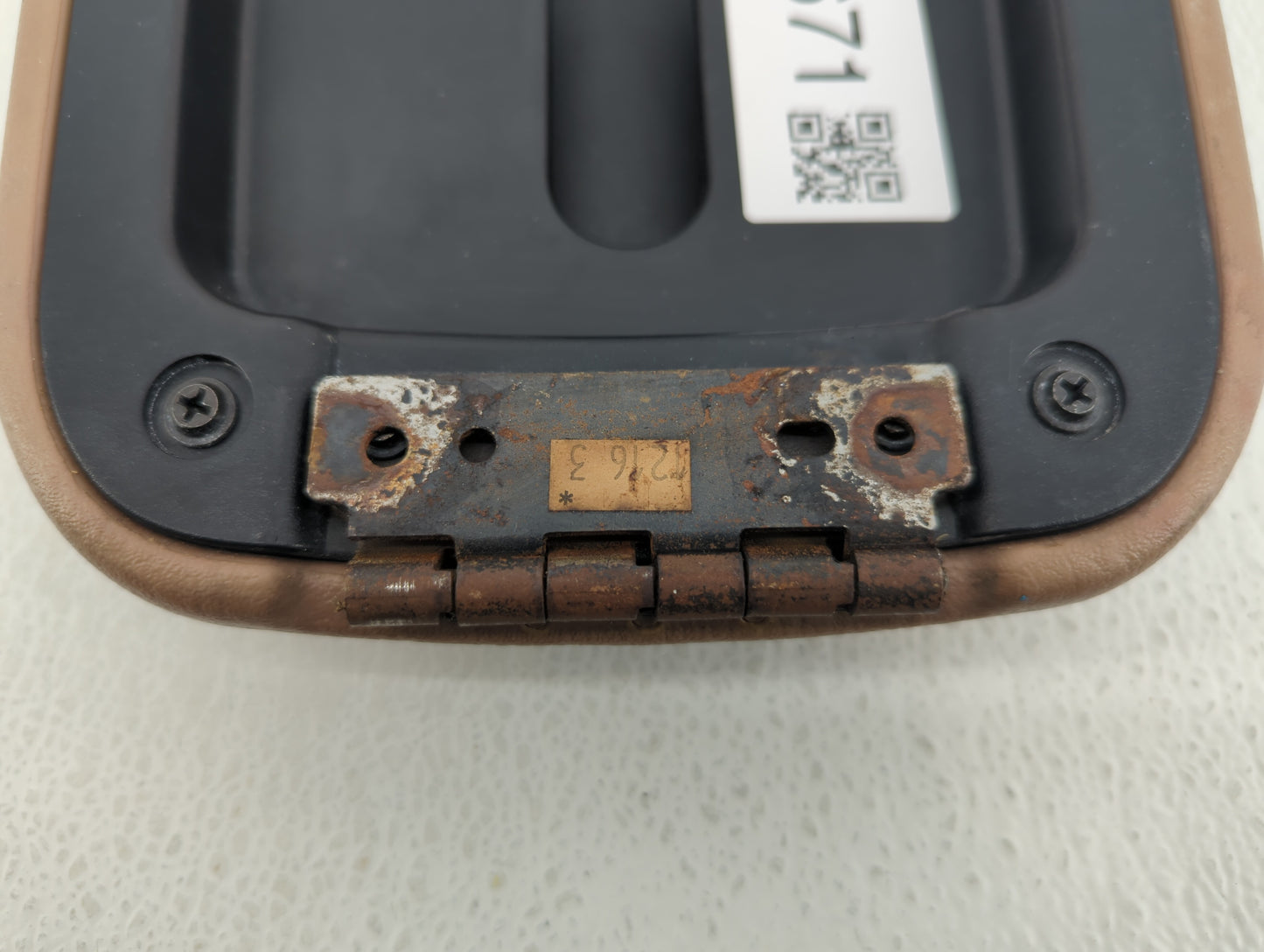 2000 Jeep Grand Cherokee Center Console Armrest Cover Lid Cream - Oemusedautoparts1.com