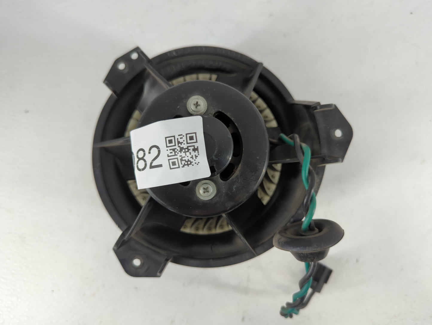 1999-2001 Jeep Grand Cherokee Rear Heater AC Blower Motor P/N:70113 0737B Fits Fits 1999 2000 2001 OEM Used Auto Parts - Oem