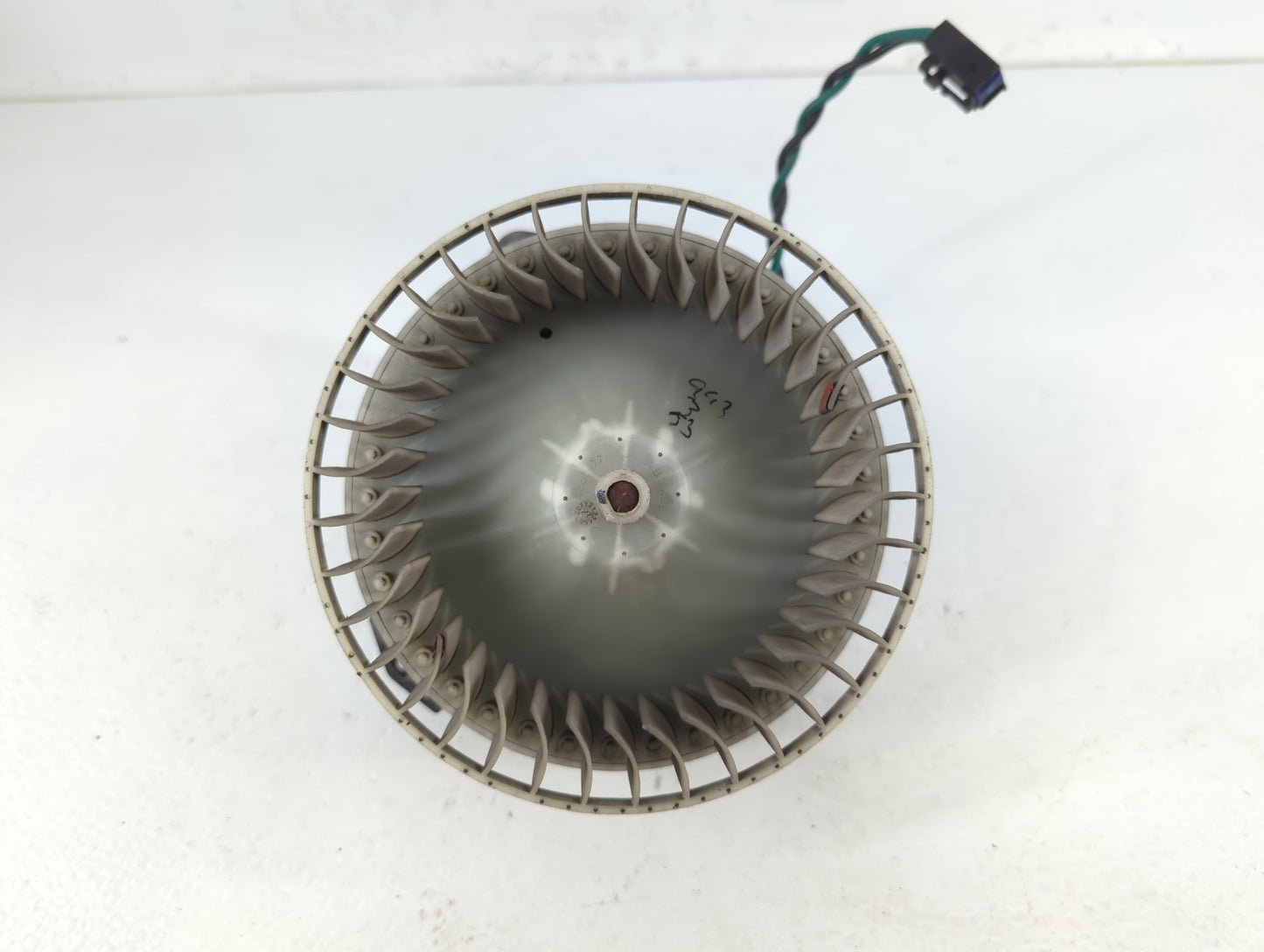 1999-2001 Jeep Grand Cherokee Heater AC Blower Motor P/N:70113 0737B Fits Fits 1999 2000 2001 OEM Used Auto Parts - Oemuseda