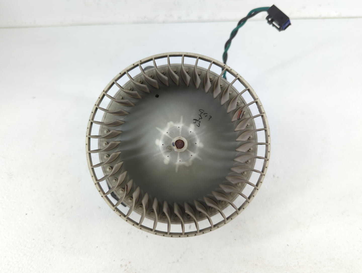 1999-2001 Jeep Grand Cherokee Heater AC Blower Motor P/N:70113 0737B Fits Fits 1999 2000 2001 OEM Used Auto Parts - Oemuseda