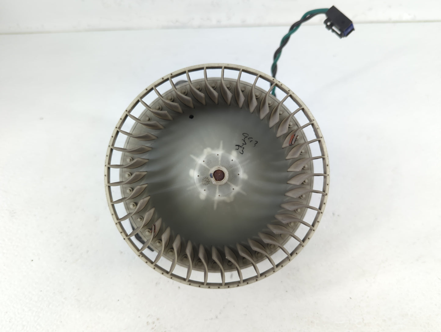1999-2001 Jeep Grand Cherokee Heater AC Blower Motor P/N:70113 0737B Fits Fits 1999 2000 2001 OEM Used Auto Parts - Oemuseda