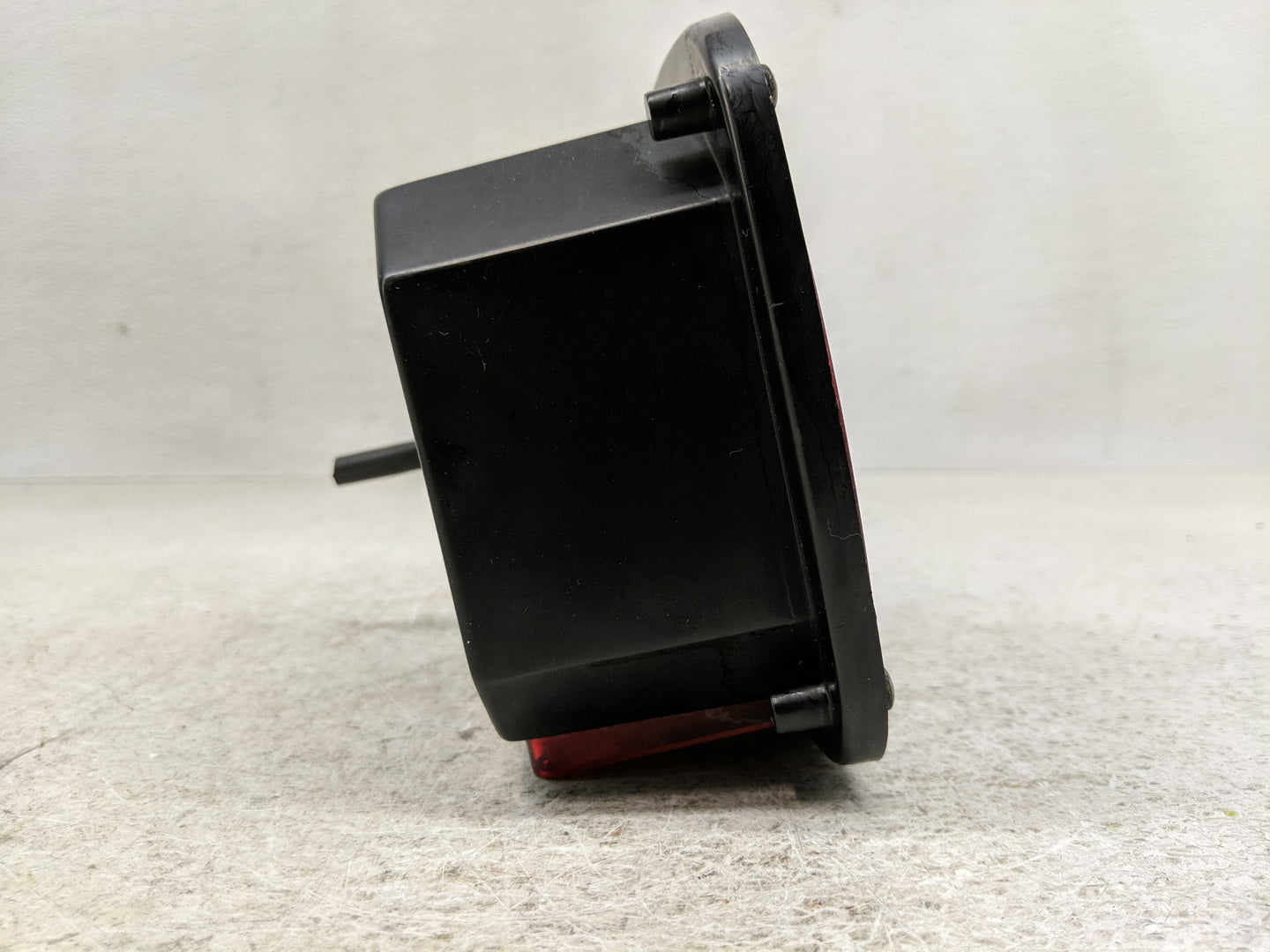 1998-2006 Jeep Wrangler Tail Light Assembly Driver Left OEM P/N:56018649 Fits Fits 1998 1999 2000 2001 2002 2003 2004 2005 2