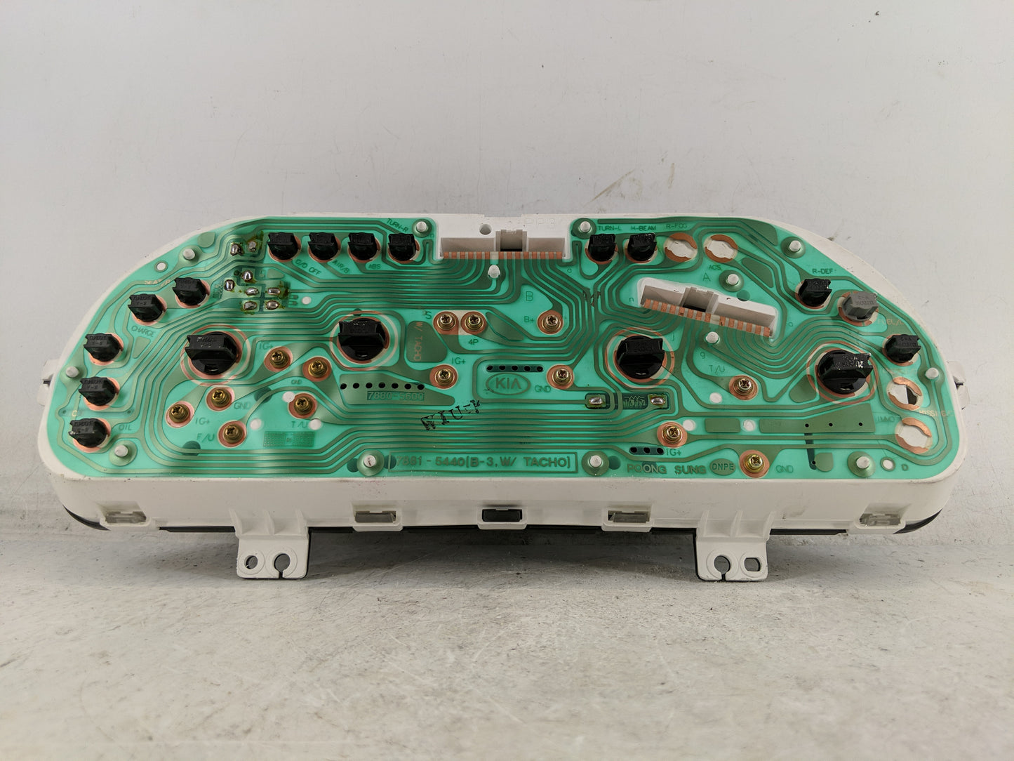 2001-2002 Kia Rio Instrument Cluster Speedometer Gauges P/N:2003-4390 20010923, 0K32B55430 N Fits Fits 2001 2002 OEM Used Au