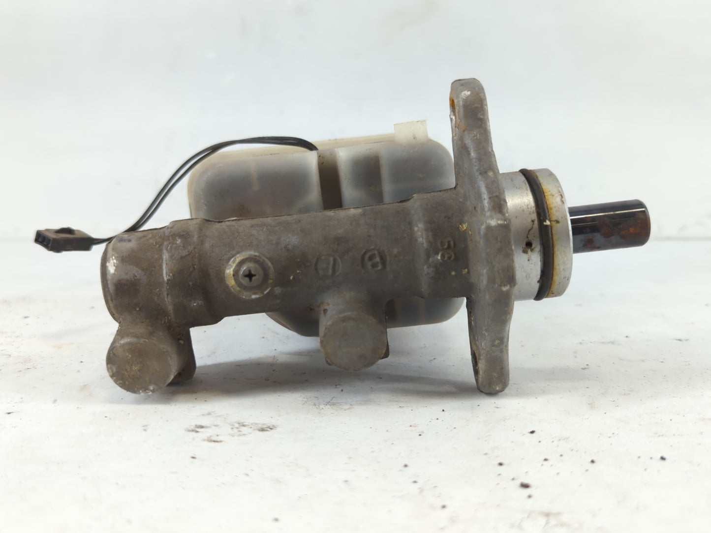 2000-2000 Kia Spectra Brake Master Cylinder - Oemusedautoparts1.com