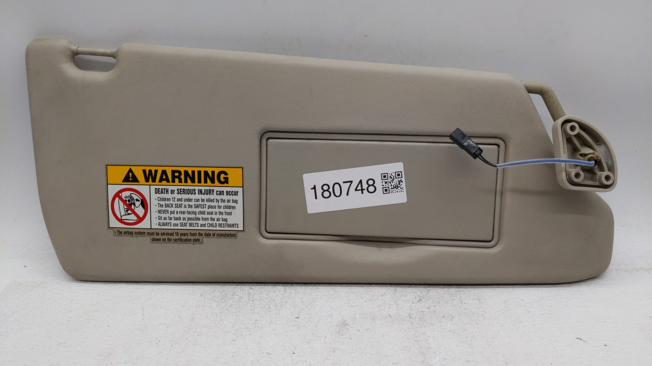 2000 Land Rover Land Rover Sun Visor Shade Replacement Passenger Right Mirror Fits OEM Used Auto Parts - Oemusedautoparts1.c