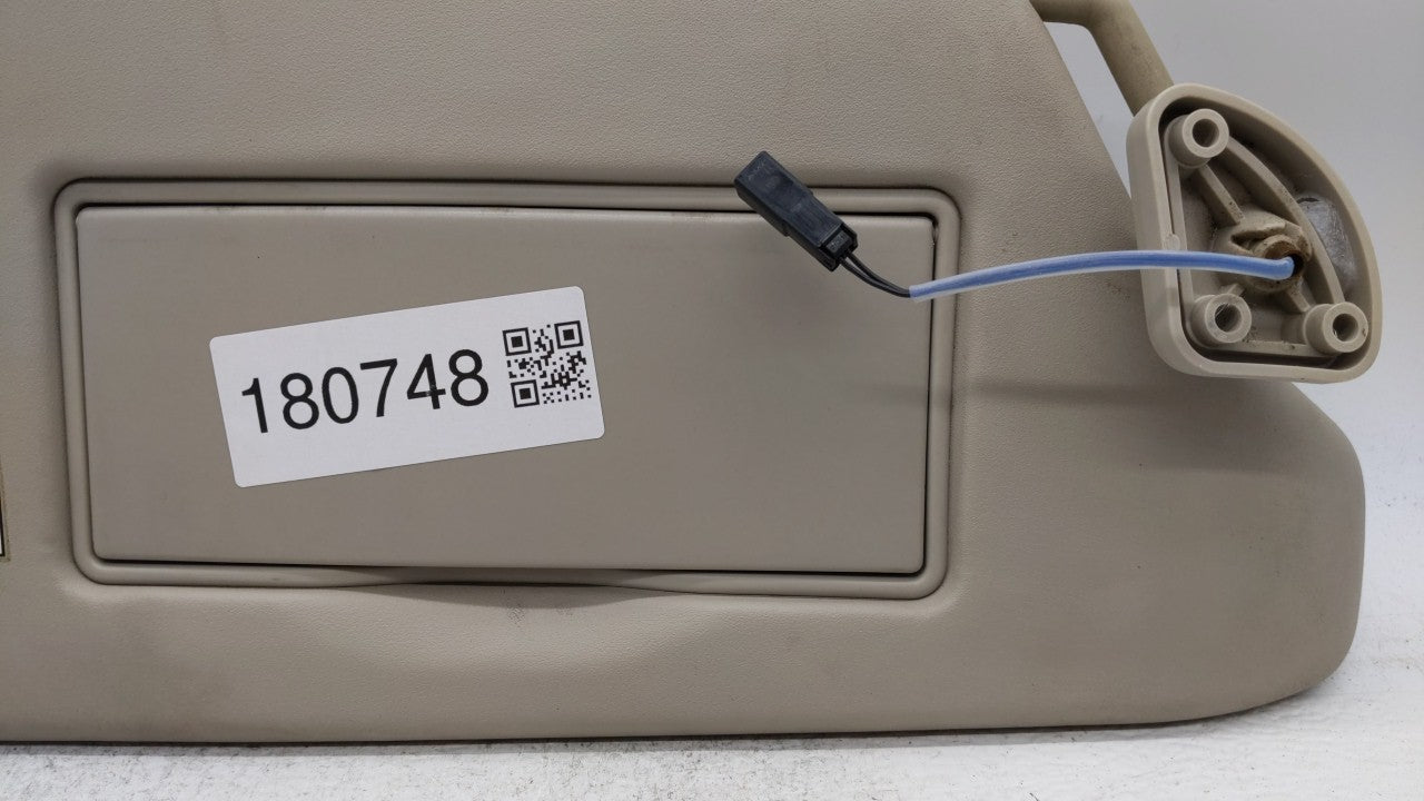 2000 Land Rover Land Rover Sun Visor Shade Replacement Passenger Right Mirror Fits OEM Used Auto Parts - Oemusedautoparts1.c