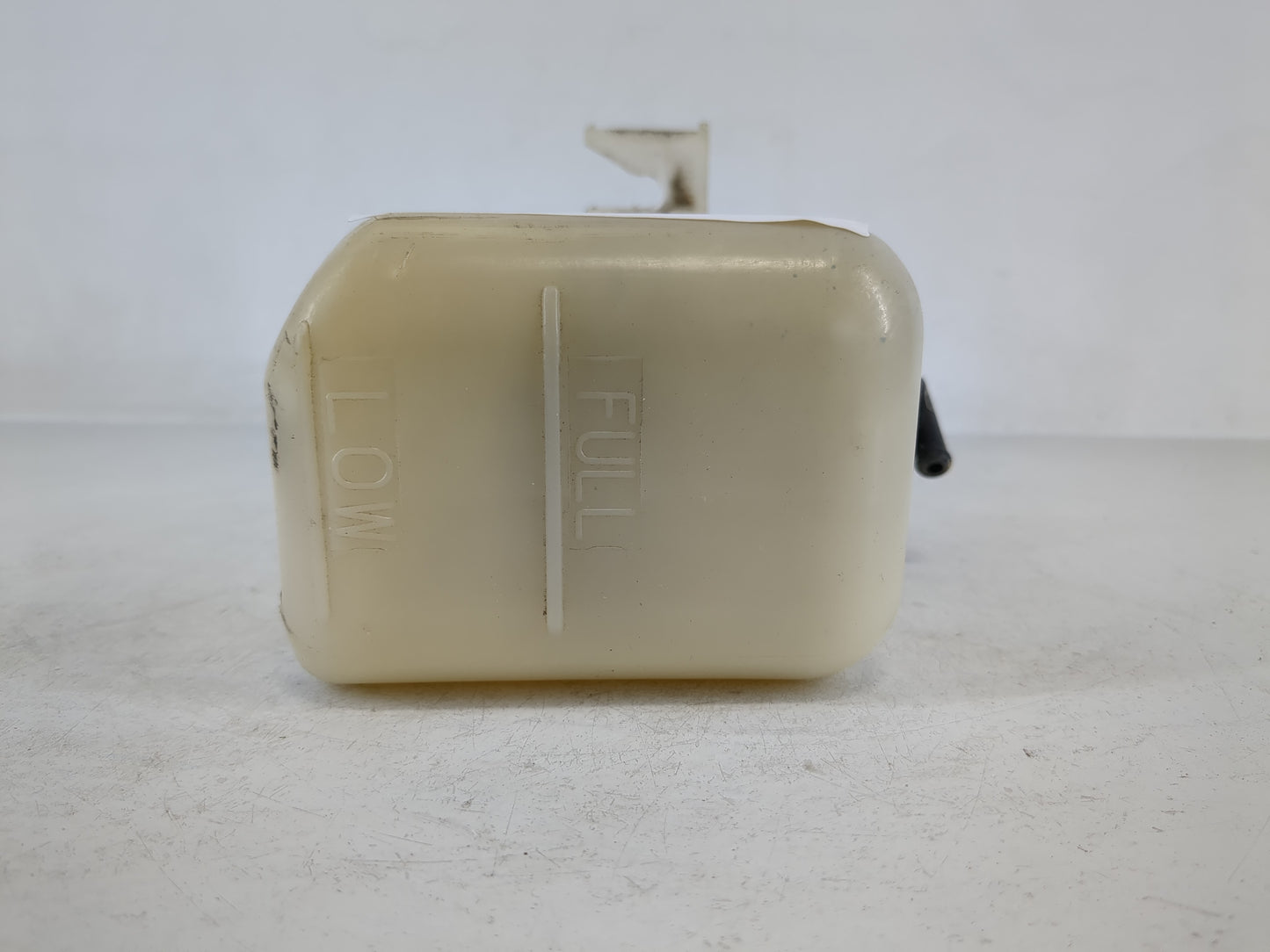 1997-2001 Lexus Es300 Radiator Coolant Overflow Expansion Tank Bottle 1166771 - Oemusedautoparts1.com