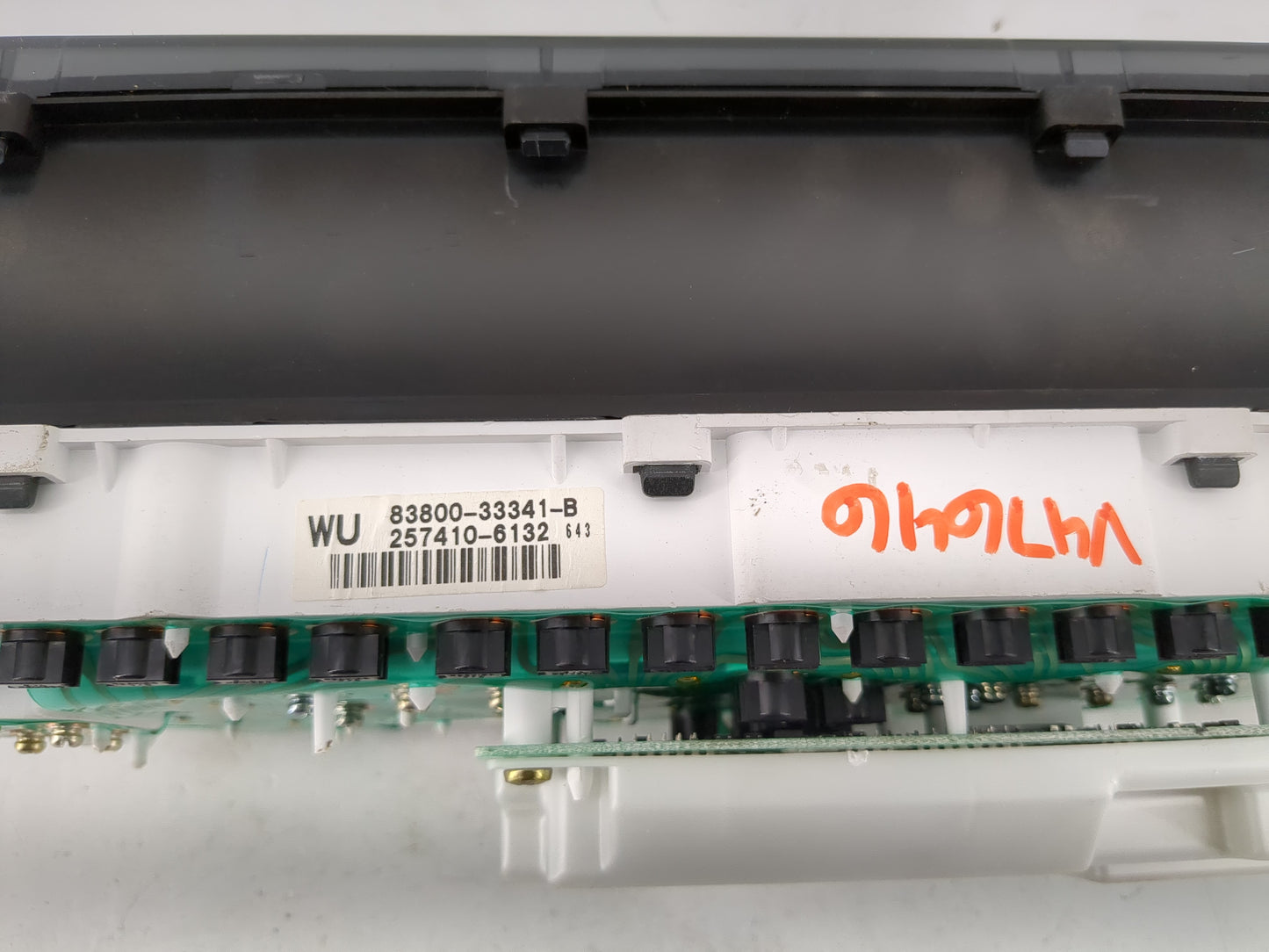 2000-2001 Lexus Es300 Instrument Cluster Speedometer Gauges P/N:83800-33341-B Fits Fits 2000 2001 OEM Used Auto Parts - Oemu