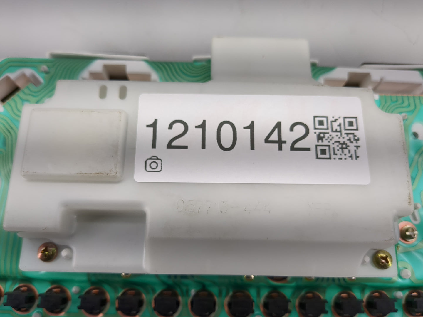 2000-2001 Lexus Es300 Instrument Cluster Speedometer Gauges P/N:83800-33341-B Fits Fits 2000 2001 OEM Used Auto Parts - Oemu