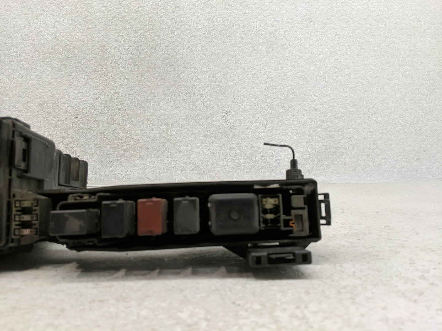 2000-2003 Lexus Es300 Fusebox Fuse Box Panel Relay Module Fits Fits 2000 2001 2002 2003 2004 OEM Used Auto Parts - Oemusedau