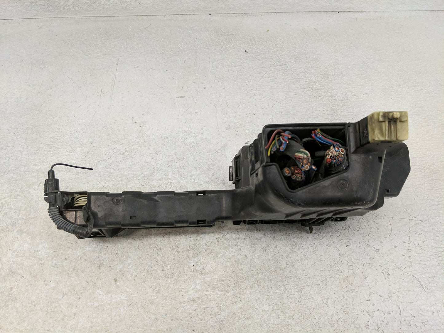 2000-2003 Lexus Es300 Fusebox Fuse Box Panel Relay Module Fits Fits 2000 2001 2002 2003 2004 OEM Used Auto Parts - Oemusedau