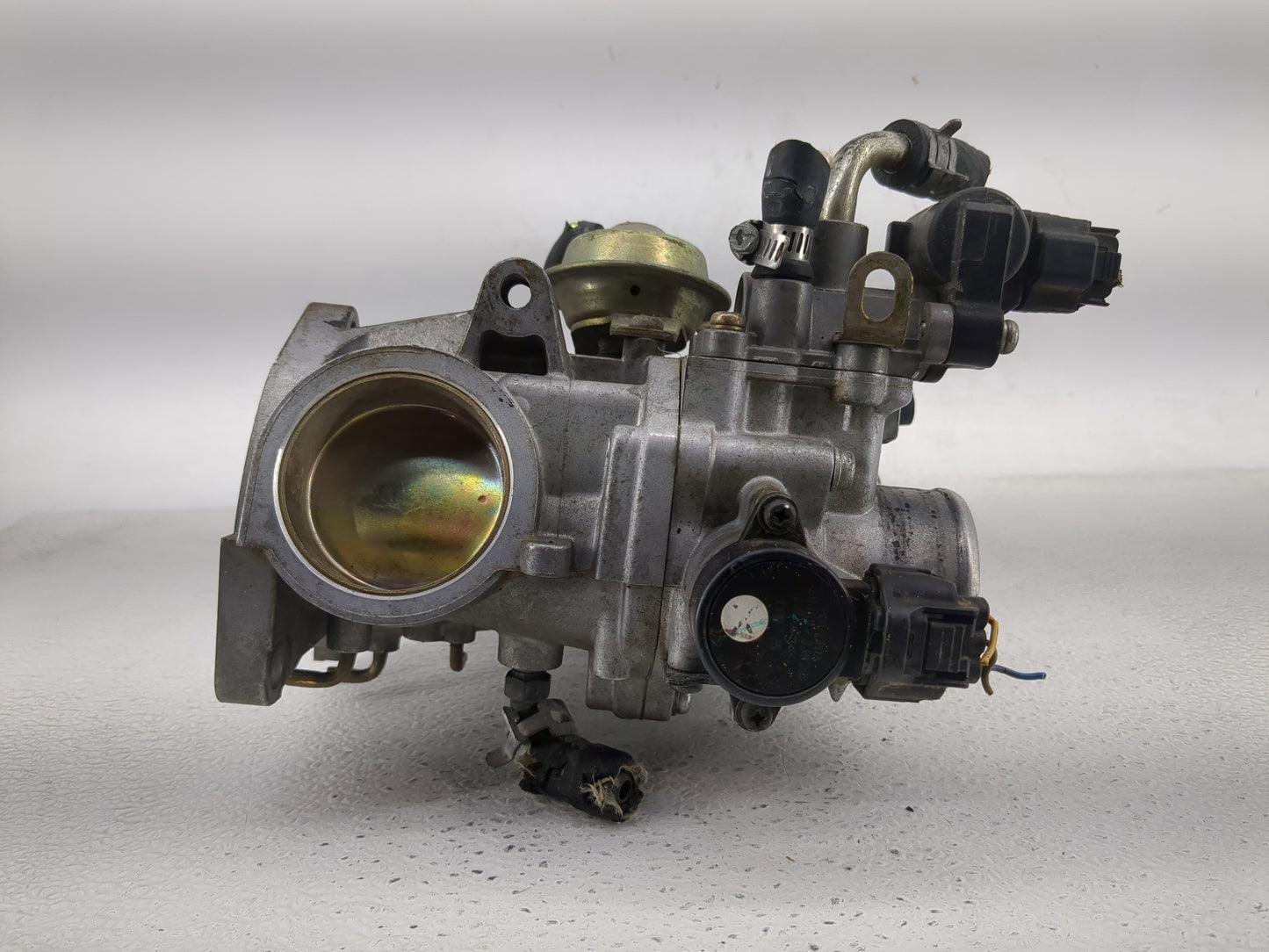 1999-2001 Lexus Es300 Throttle Body Fits Fits 1999 2000 2001 OEM Used Auto Parts - Oemusedautoparts1.com