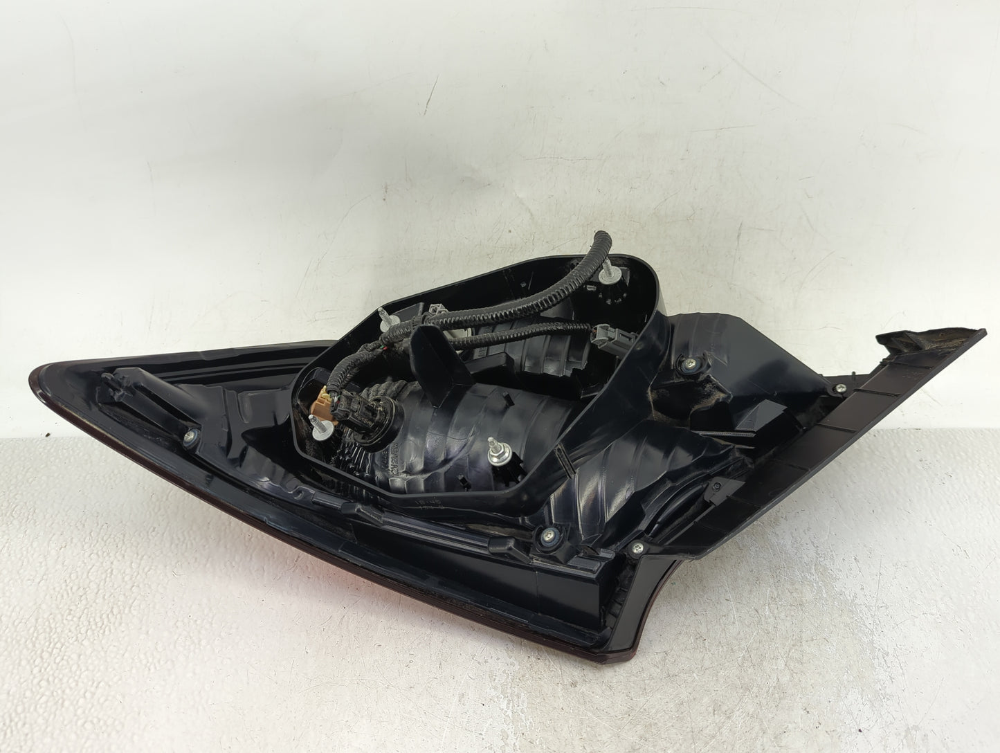 2000-2001 Lexus Es300 Tail Light Assembly Driver Left OEM Fits Fits 2000 2001 OEM Used Auto Parts - Oemusedautoparts1.com