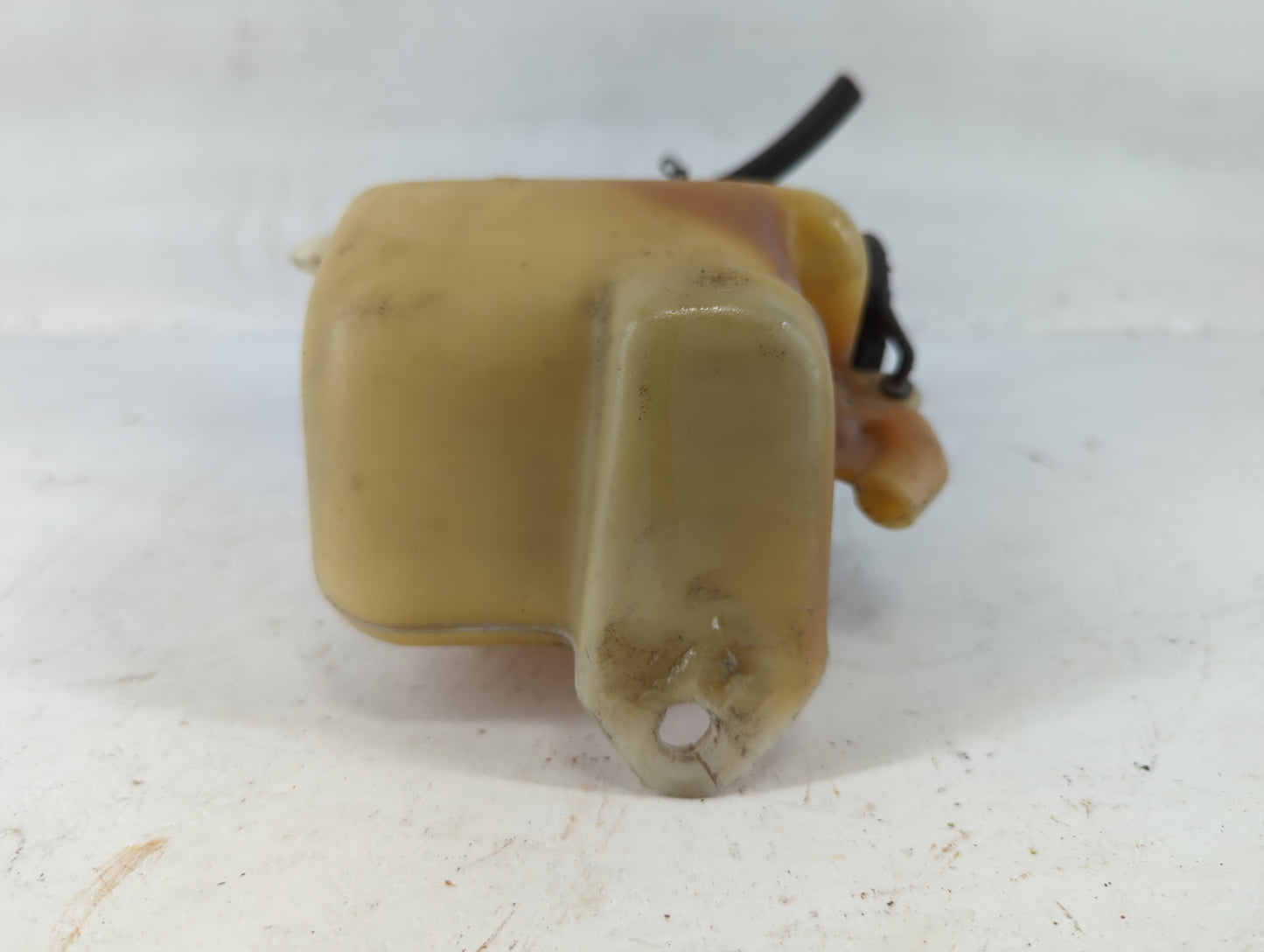 1997-2001 Lexus Es300 Radiator Coolant Overflow Expansion Tank Bottle 695110 - Oemusedautoparts1.com