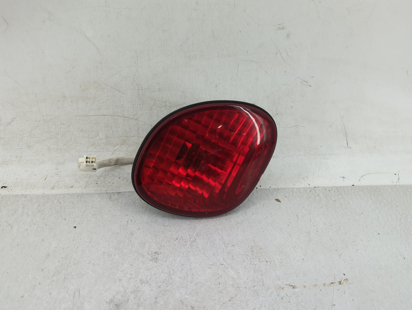1998-2005 Lexus Gs300 Tail Light Assembly Driver Left OEM Fits Fits 1998 1999 2000 2001 2002 2003 2004 2005 OEM Used Auto Pa