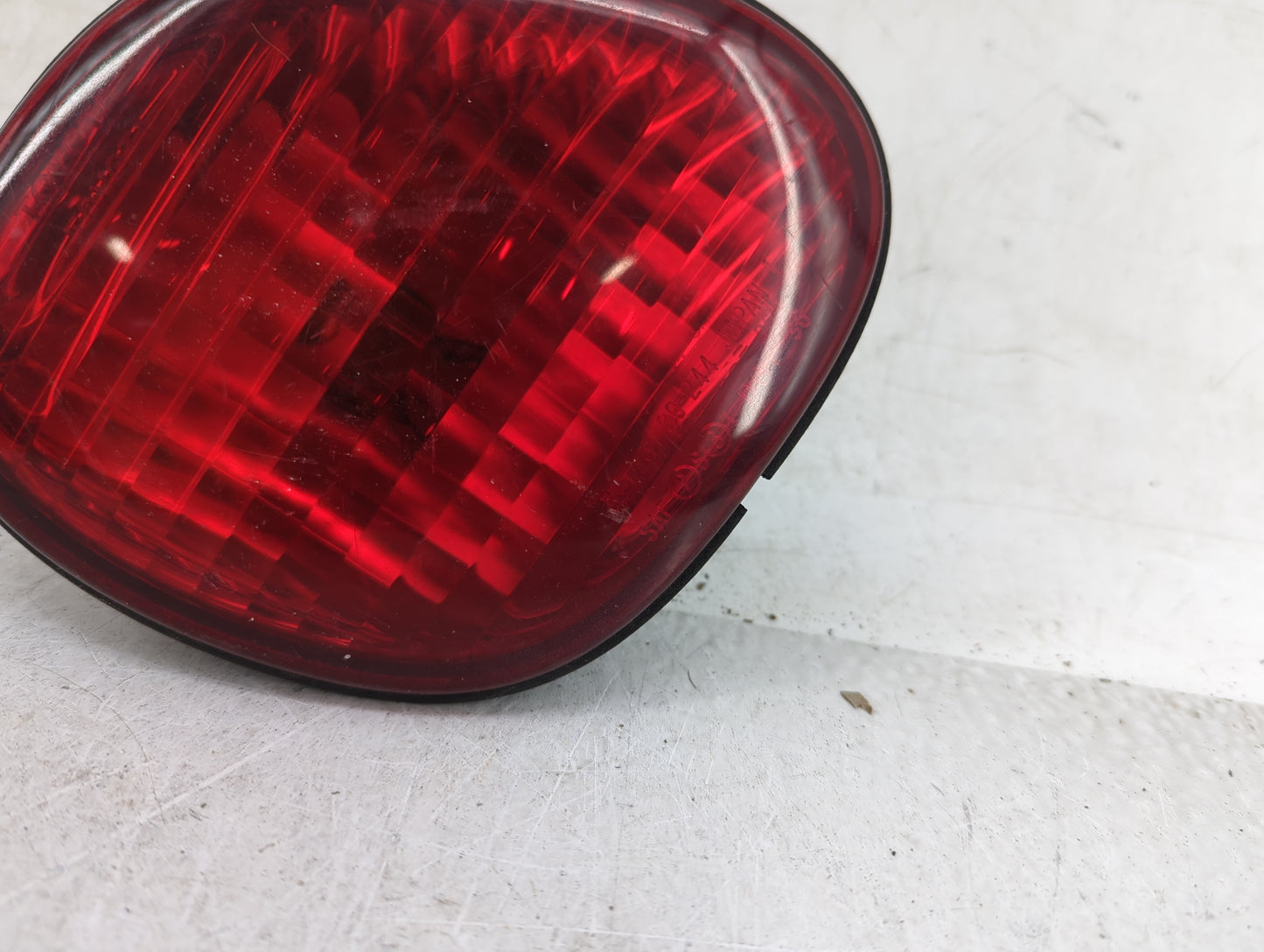 1998-2005 Lexus Gs300 Tail Light Assembly Driver Left OEM Fits Fits 1998 1999 2000 2001 2002 2003 2004 2005 OEM Used Auto Pa