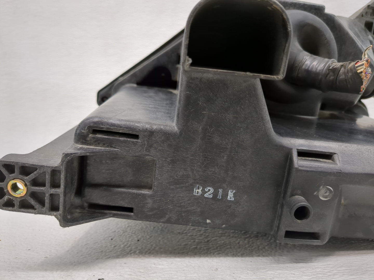 2000 Lexus Is300 Fusebox Fuse Box Panel Relay Module P/N:8270330010 Fits OEM Used Auto Parts - Oemusedautoparts1.com