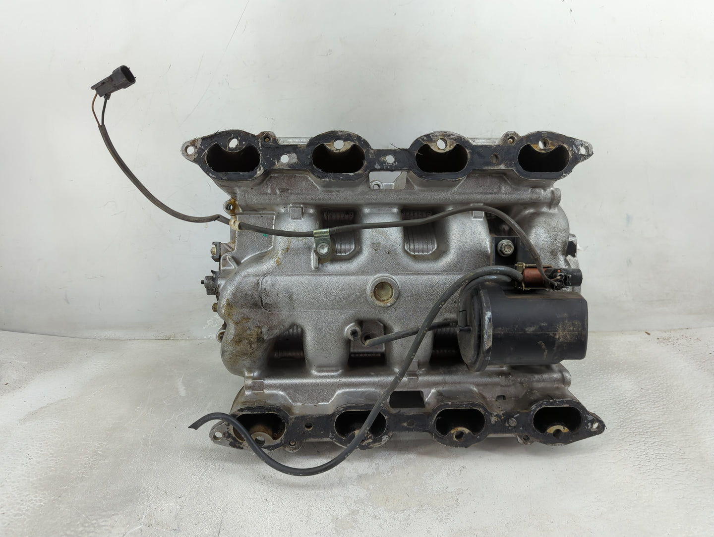 1998-2000 Lexus Ls400 Air Intake Manifold P/N:25719-50010 Fits OEM Used Auto Parts - Oemusedautoparts1.com