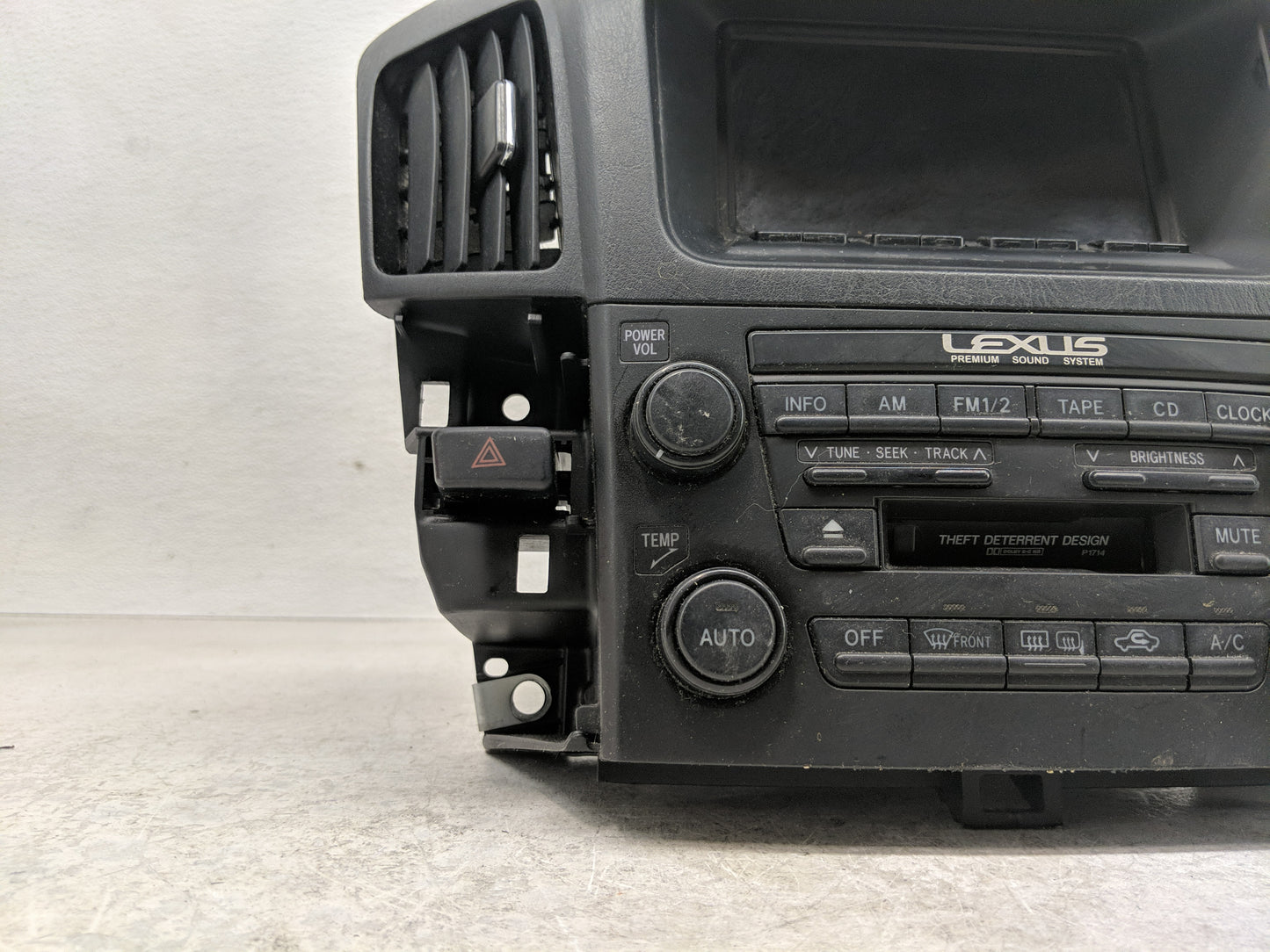 2000 Lexus Rx300 Radio AM FM Cd Player Receiver Replacement P/N:86110-48030 86120-48050 Fits OEM Used Auto Parts - Oemusedau