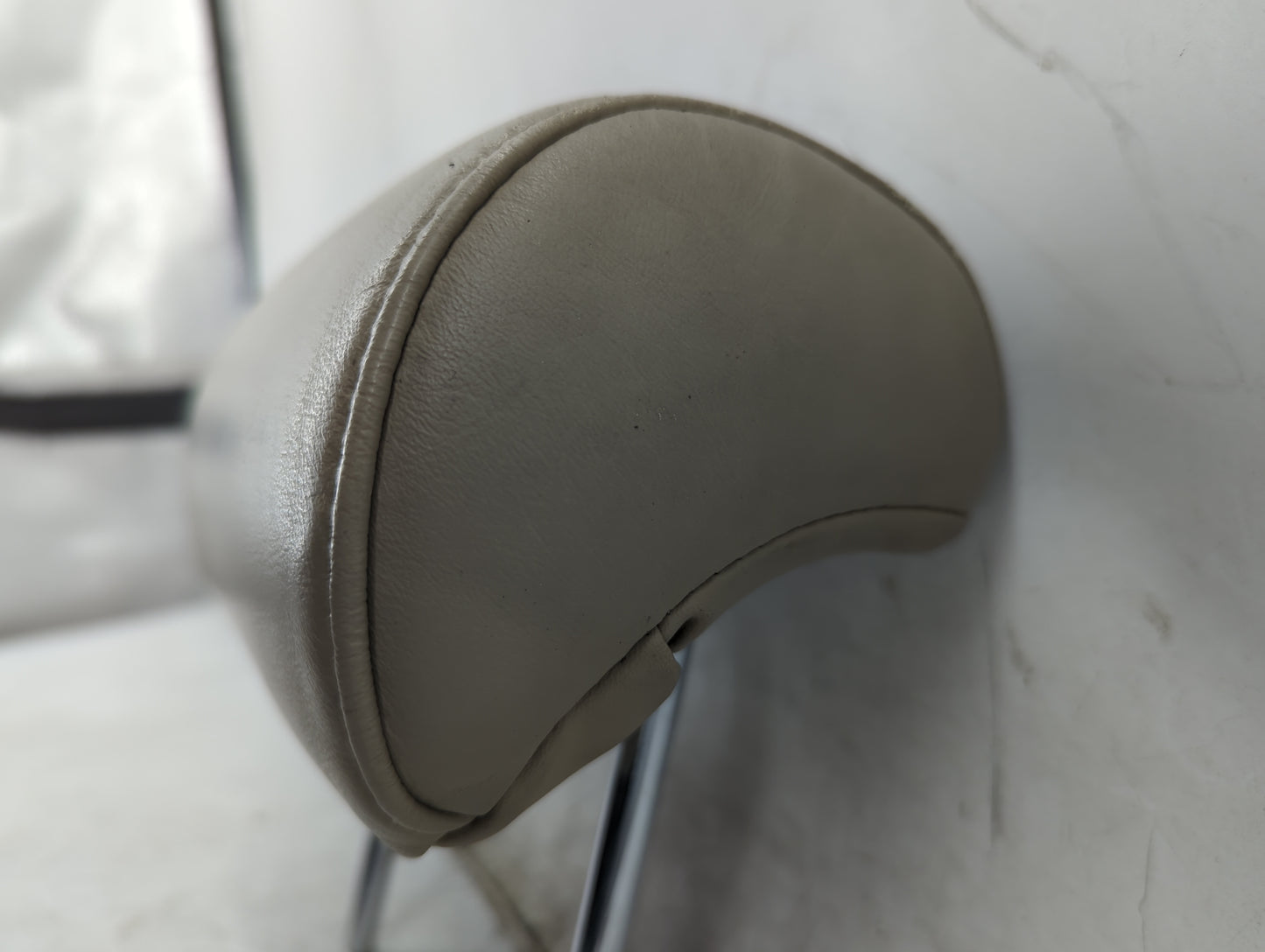 1999-2000 Lexus Rx300 Headrest Head Rest Front Driver Seat Beige - Oemusedautoparts1.com