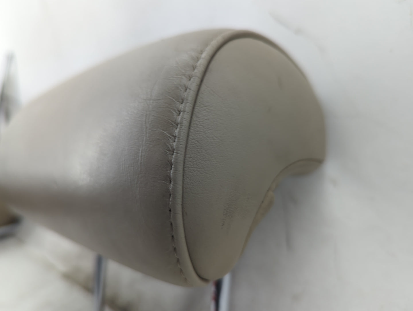 2000 Lexus Rx300 Headrest Head Rest Rear Center Seat Fits OEM Used Auto Parts - Oemusedautoparts1.com