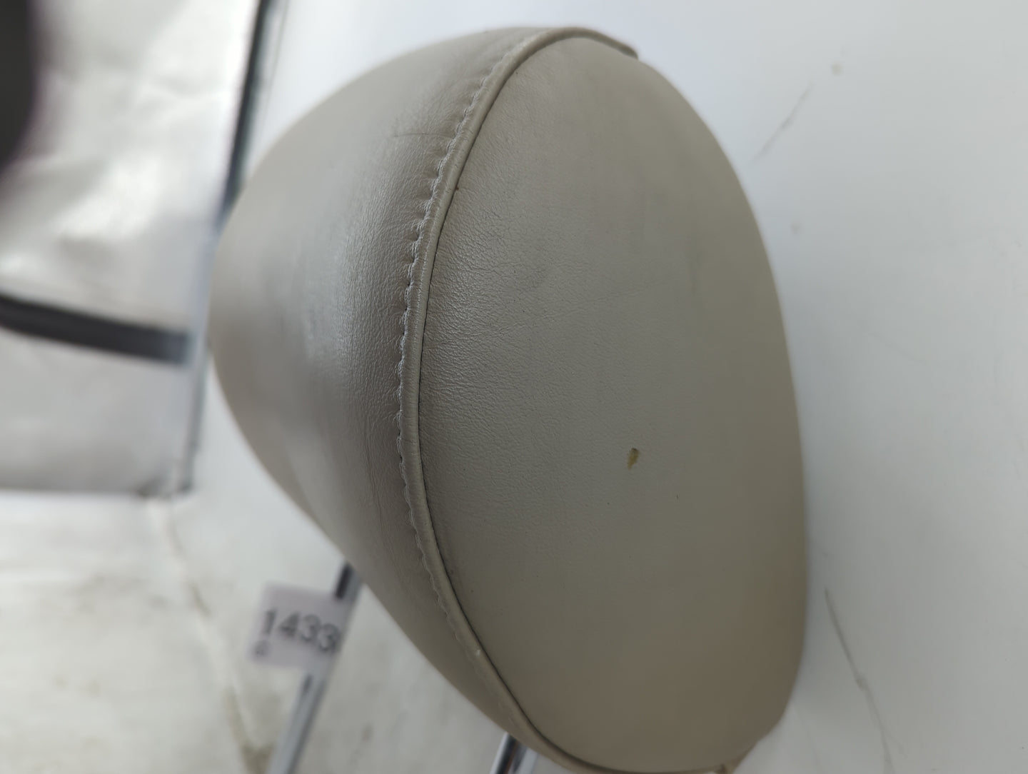 1999-2000 Lexus Rx300 Headrest Head Rest Rear Seat Fits Fits 1999 2000 OEM Used Auto Parts - Oemusedautoparts1.com