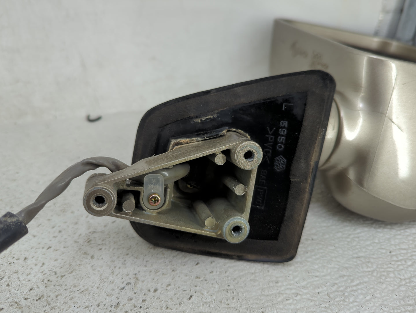 2000 Lexus Rx300 Driver Side View Mirror - Left Door Mirror OEM Used - Oemusedautoparts1.com