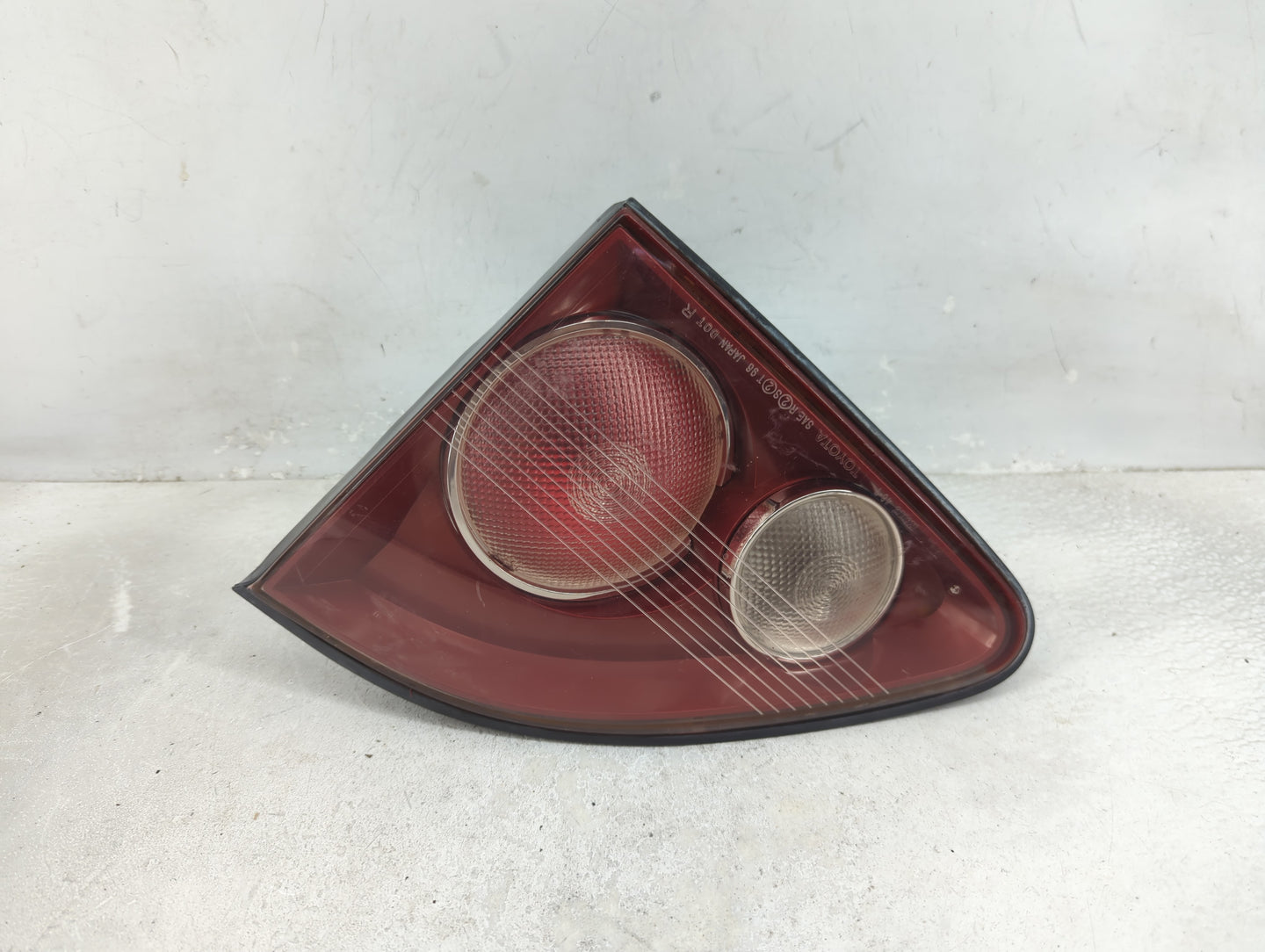 1999-2000 Lexus Rx300 Tail Light Assembly Driver Left OEM P/N:7443 Fits Fits 1999 2000 OEM Used Auto Parts - Oemusedautopart