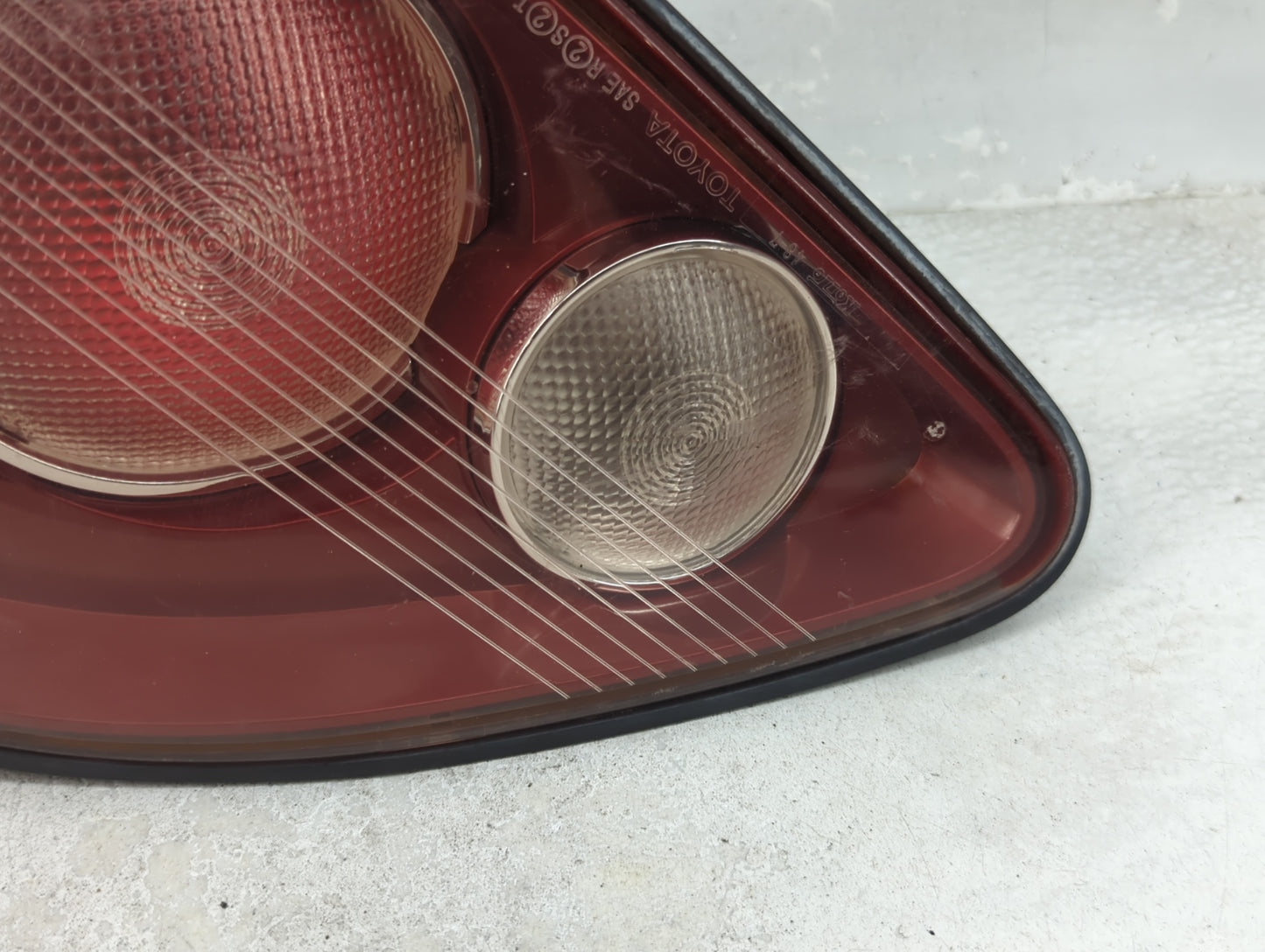 1999-2000 Lexus Rx300 Tail Light Assembly Driver Left OEM P/N:7443 Fits Fits 1999 2000 OEM Used Auto Parts - Oemusedautopart
