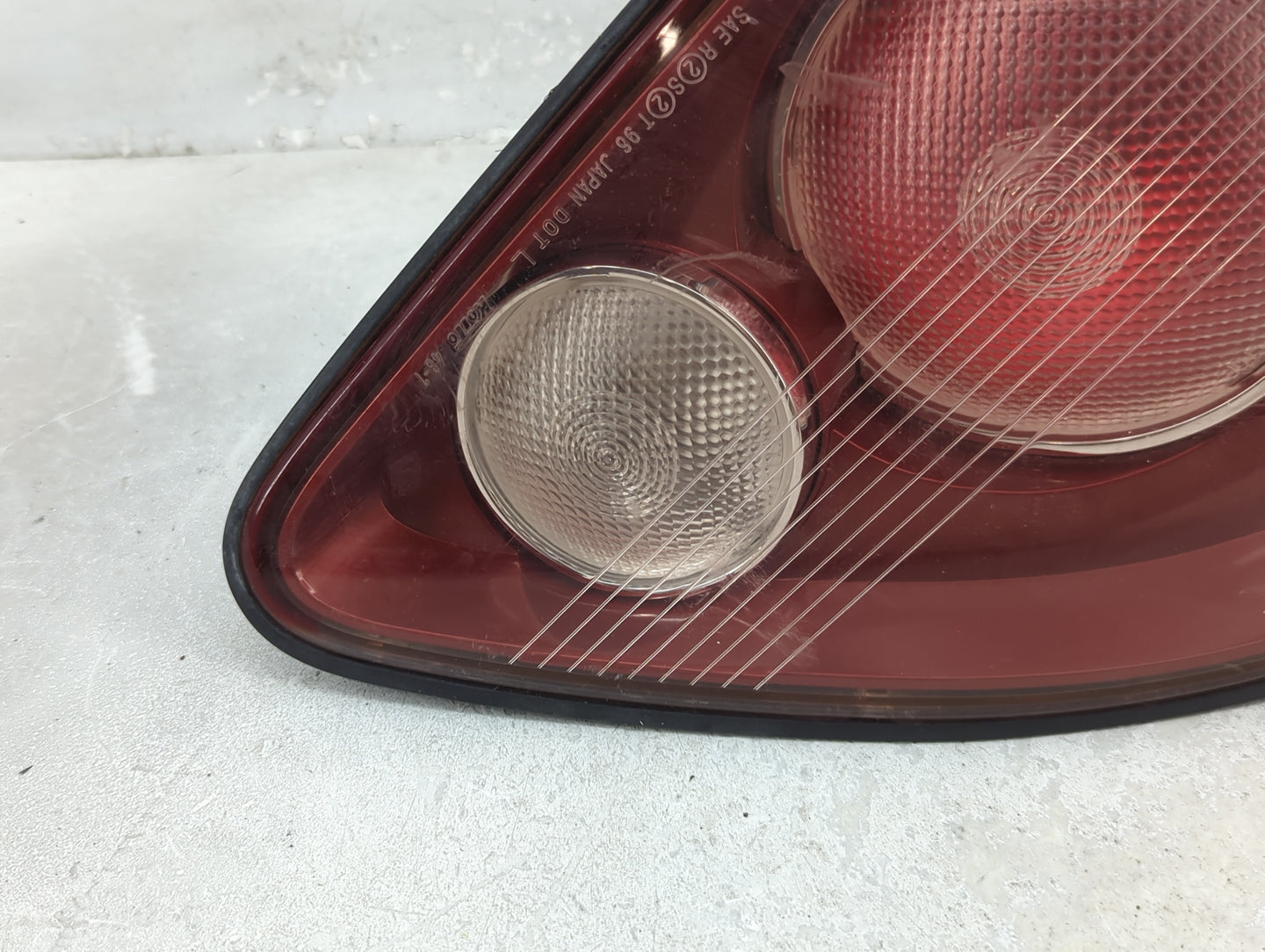1999-2000 Lexus Rx300 Tail Light Assembly Passenger Right OEM P/N:7443 Fits Fits 1999 2000 OEM Used Auto Parts - Oemusedauto