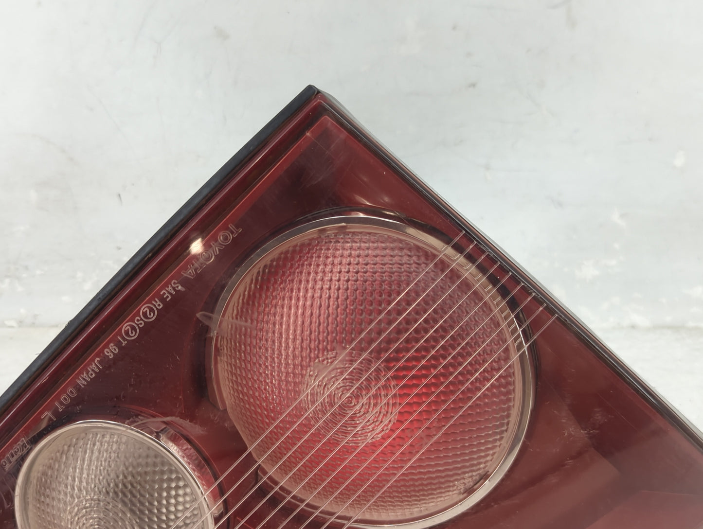 1999-2000 Lexus Rx300 Tail Light Assembly Passenger Right OEM P/N:7443 Fits Fits 1999 2000 OEM Used Auto Parts - Oemusedauto