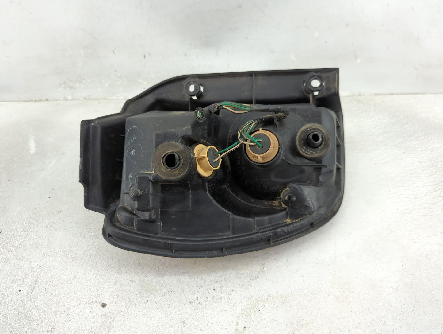 1999-2000 Lexus Rx300 Tail Light Assembly Passenger Right OEM Fits Fits 1999 2000 OEM Used Auto Parts - Oemusedautoparts1.co