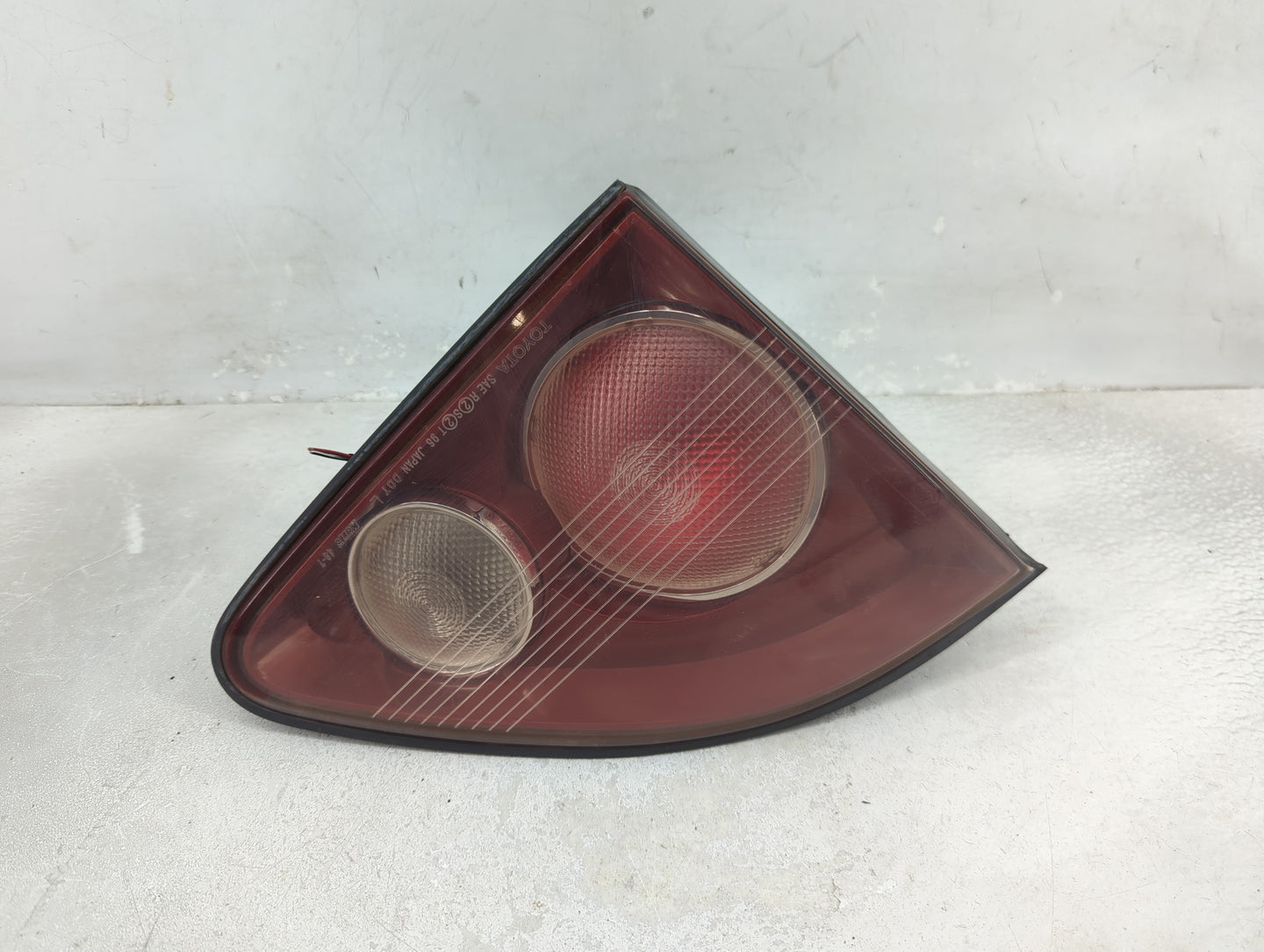 1999-2000 Lexus Rx300 Tail Light Assembly Driver Left OEM P/N:7443 Fits Fits 1999 2000 OEM Used Auto Parts - Oemusedautopart