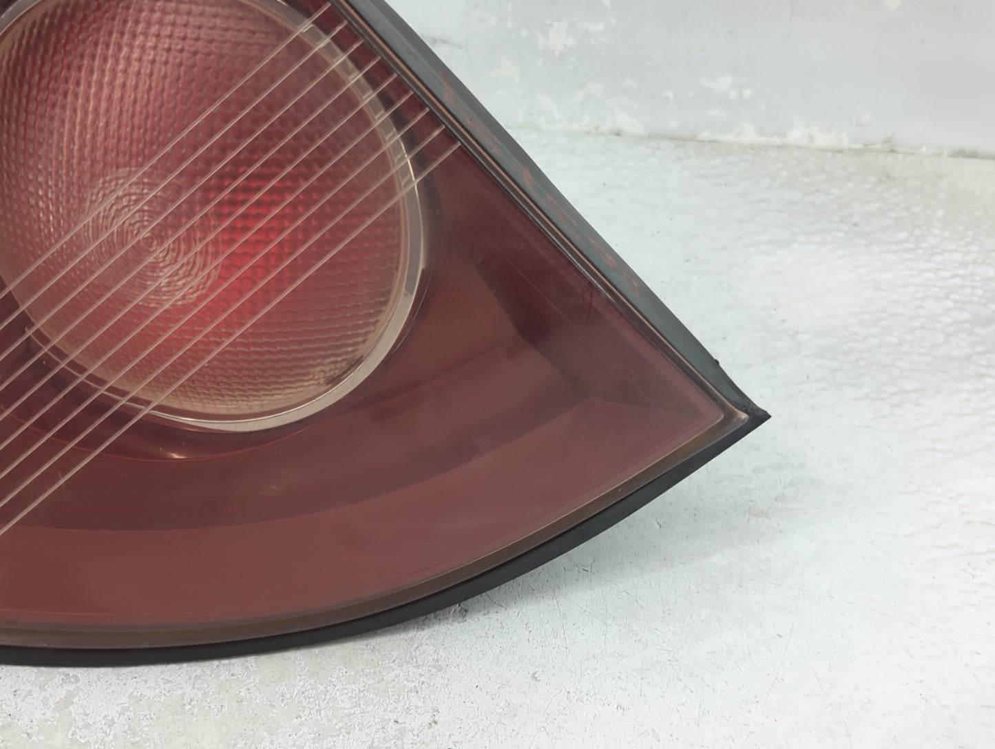 1999-2000 Lexus Rx300 Tail Light Assembly Driver Left OEM P/N:7443 Fits Fits 1999 2000 OEM Used Auto Parts - Oemusedautopart