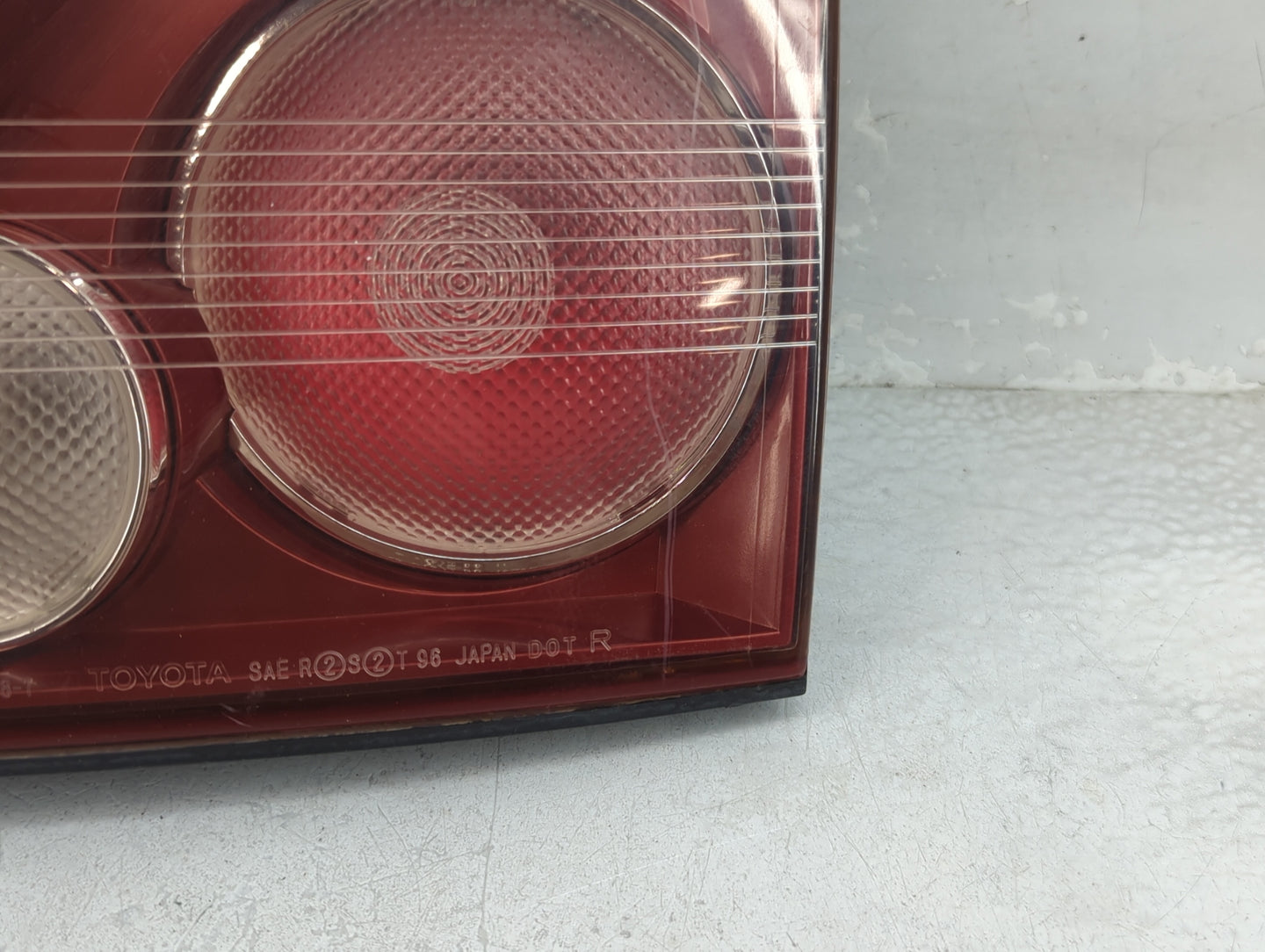 1999-2000 Lexus Rx300 Tail Light Assembly Driver Left OEM P/N:7443 Fits Fits 1999 2000 OEM Used Auto Parts - Oemusedautopart