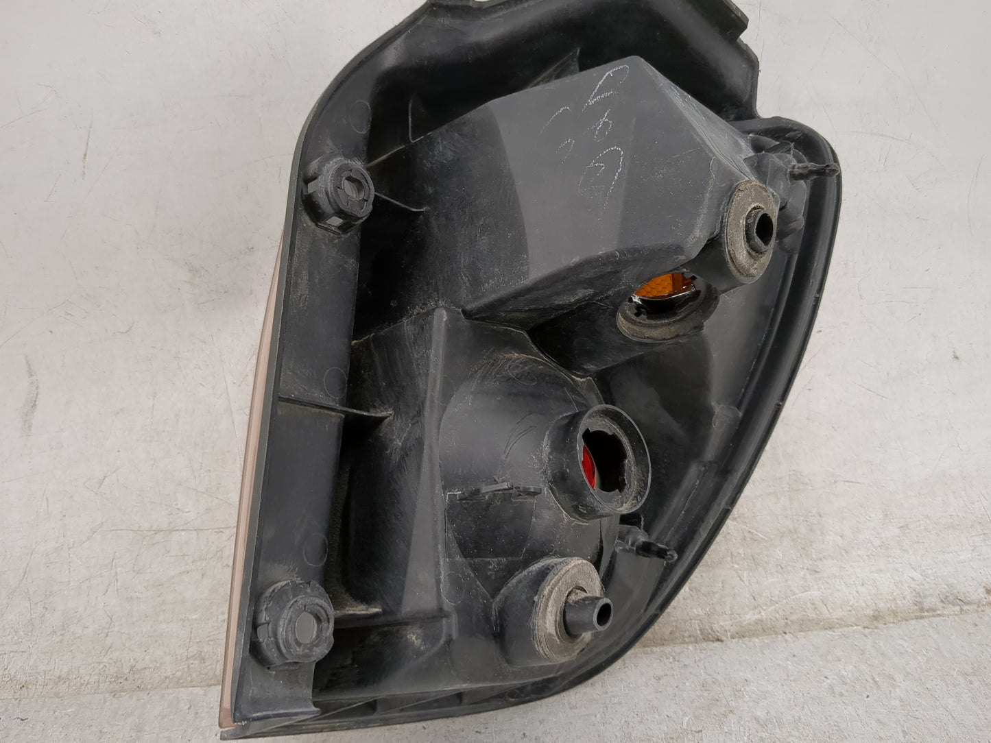 1999-2000 Lexus Rx300 Tail Light Assembly Driver Left OEM Fits Fits 1999 2000 OEM Used Auto Parts - Oemusedautoparts1.com
