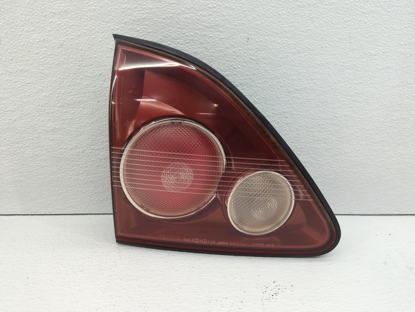1999-2000 Lexus Rx300 Tail Light Assembly Driver Left OEM Fits Fits 1999 2000 OEM Used Auto Parts - Oemusedautoparts1.com