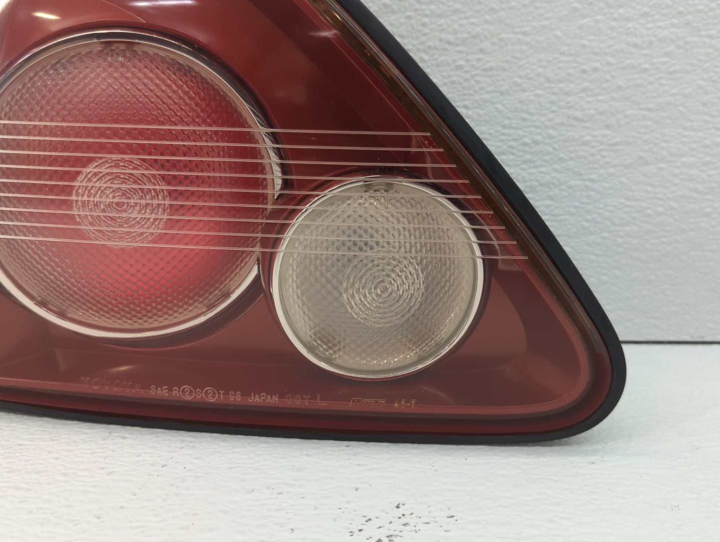 1999-2000 Lexus Rx300 Tail Light Assembly Driver Left OEM Fits Fits 1999 2000 OEM Used Auto Parts - Oemusedautoparts1.com