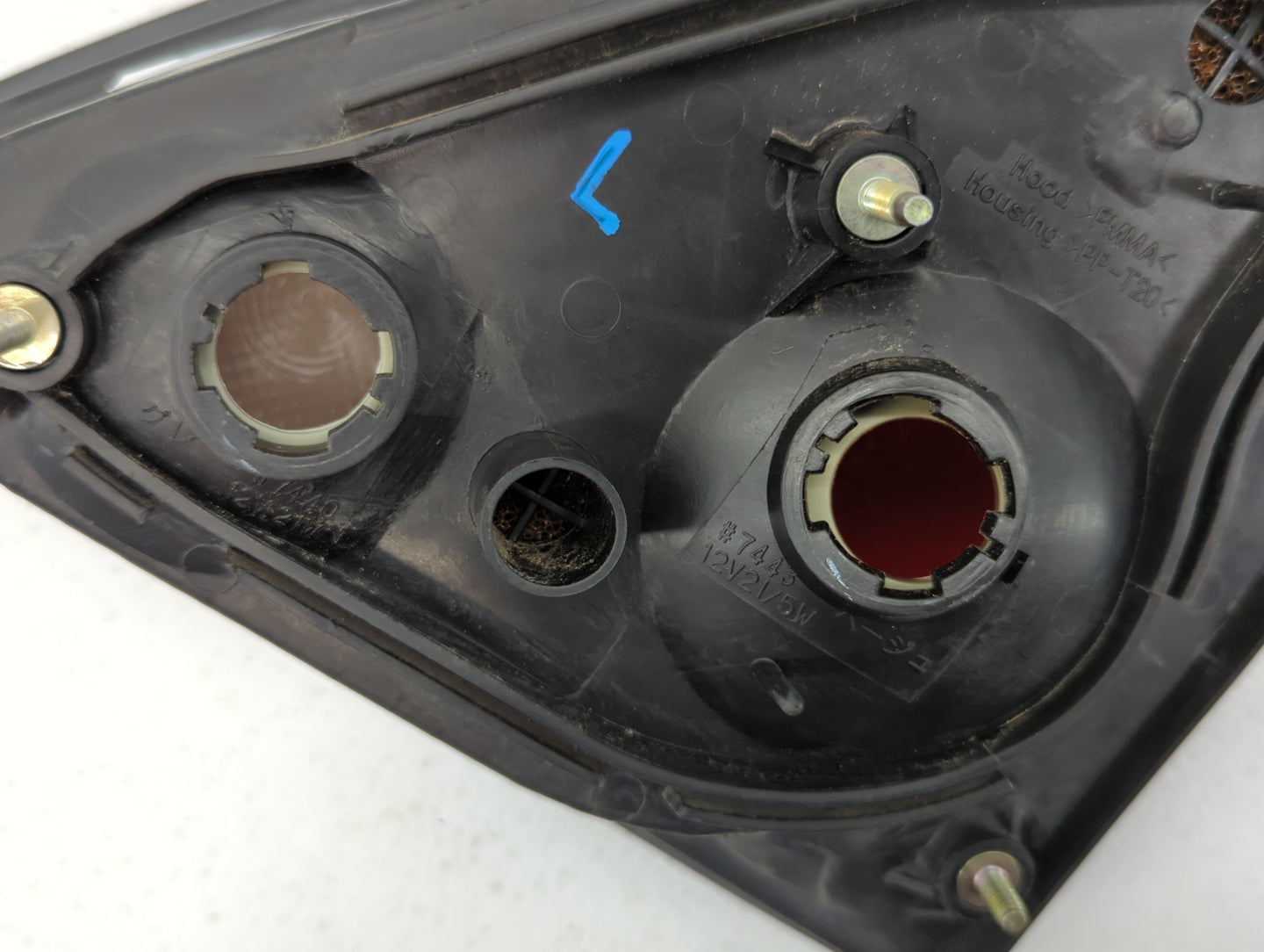 1999-2000 Lexus Rx300 Tail Light Assembly Driver Left OEM Fits Fits 1999 2000 OEM Used Auto Parts - Oemusedautoparts1.com