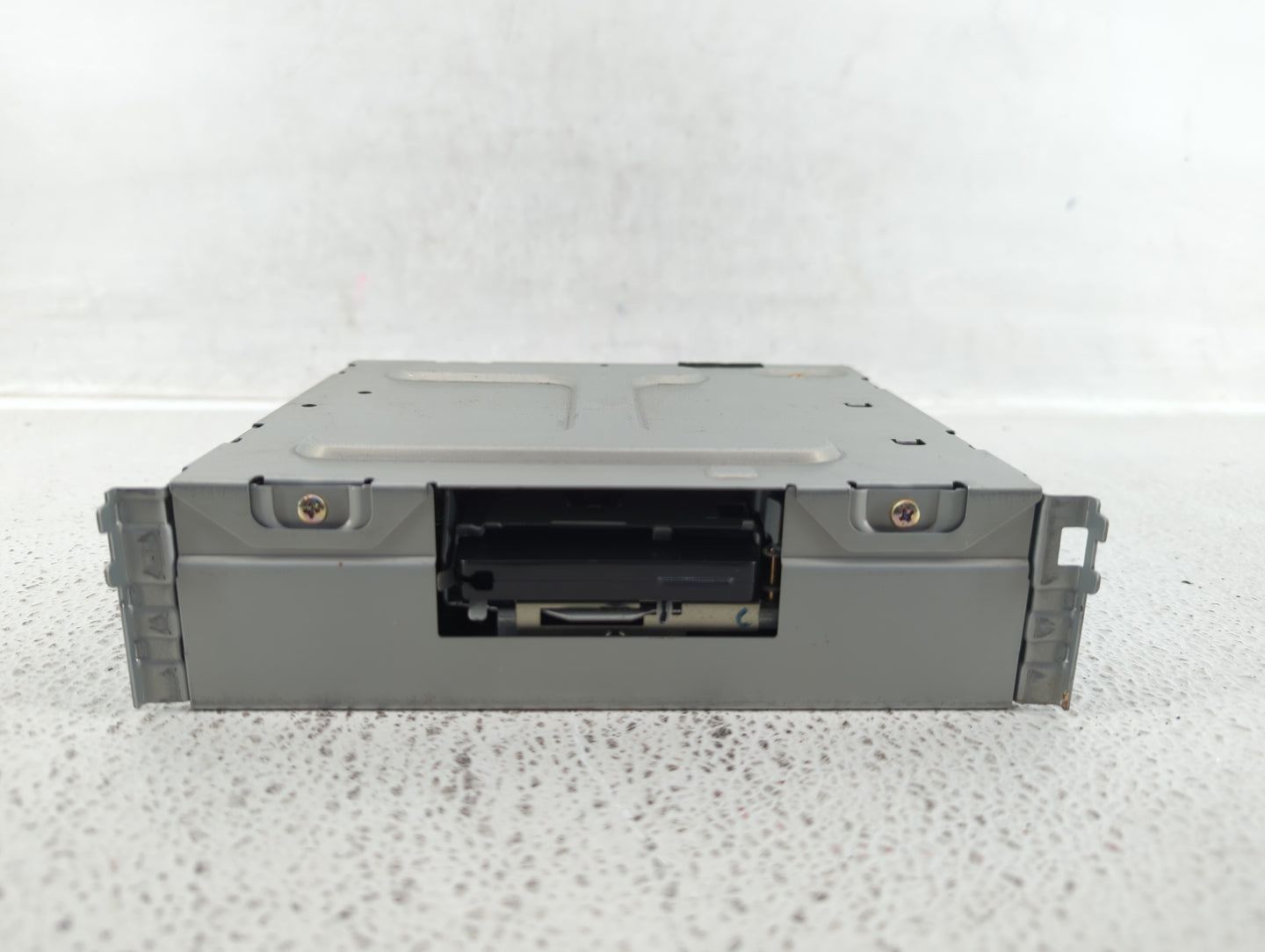 2000 Lexus Rx300 Radio AM FM Cd Player Receiver Replacement P/N:86120-48050 Fits OEM Used Auto Parts - Oemusedautoparts1.com
