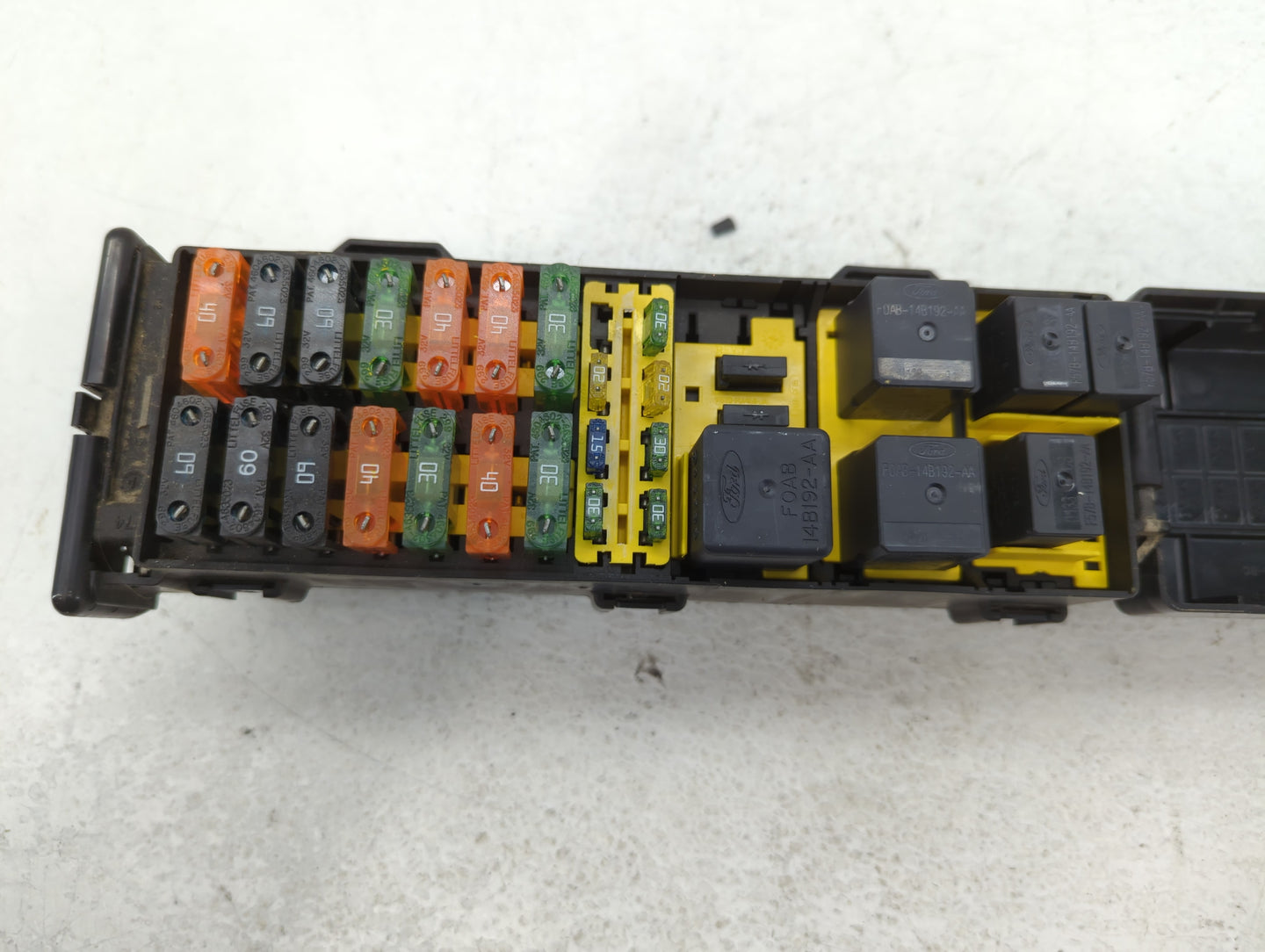 2000 Lincoln Continental Fusebox Fuse Box Panel Relay Module P/N:YF3T 14290 BG 164-0816 Fits OEM Used Auto Parts - Oemusedau