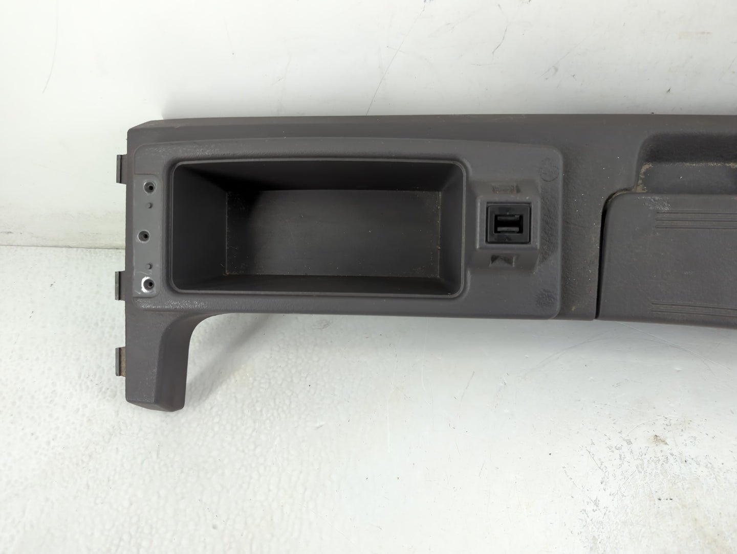 2000 Lincoln Lincls Center Console Armrest Cover Lid P/N:YW43 54044D34 Fits OEM Used Auto Parts - Oemusedautoparts1.com