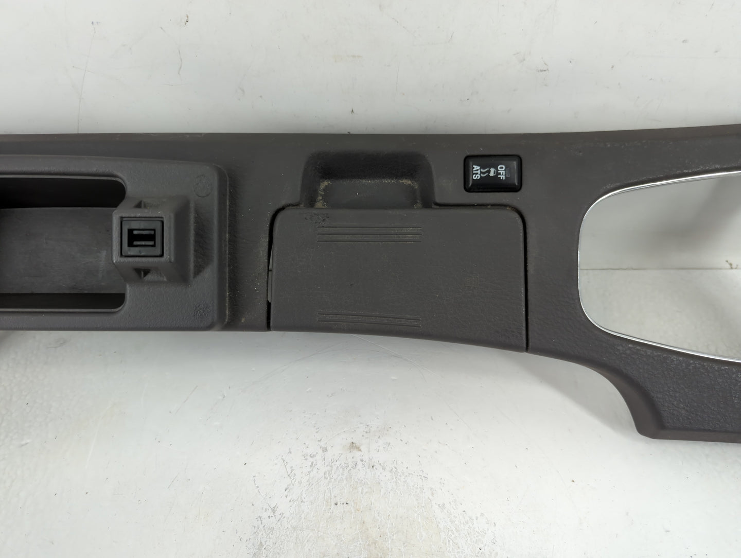 2000 Lincoln Lincls Center Console Armrest Cover Lid P/N:YW43 54044D34 Fits OEM Used Auto Parts - Oemusedautoparts1.com