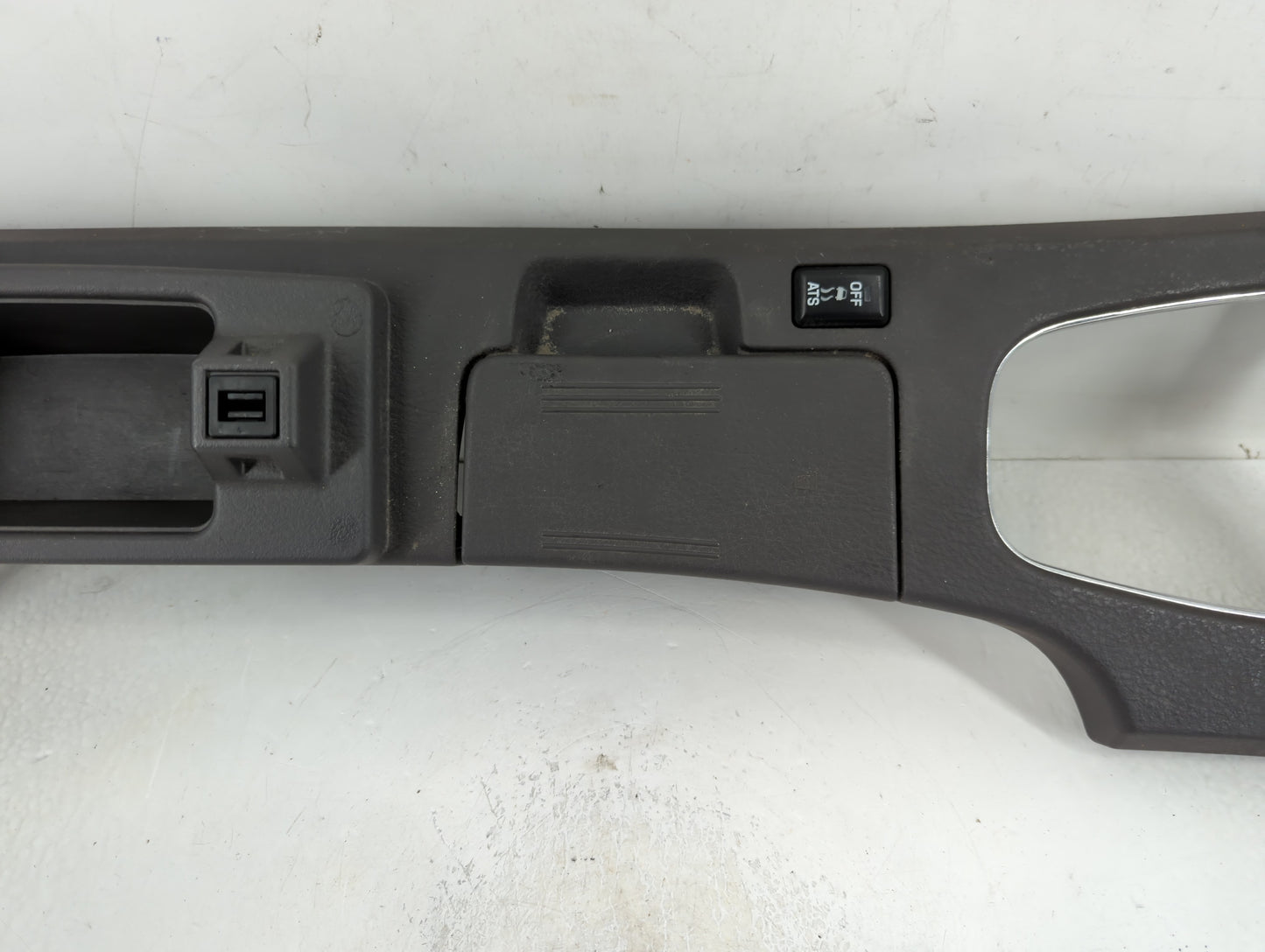2000 Lincoln Lincls Center Console Armrest Cover Lid P/N:YW43 54044D34 Fits OEM Used Auto Parts - Oemusedautoparts1.com
