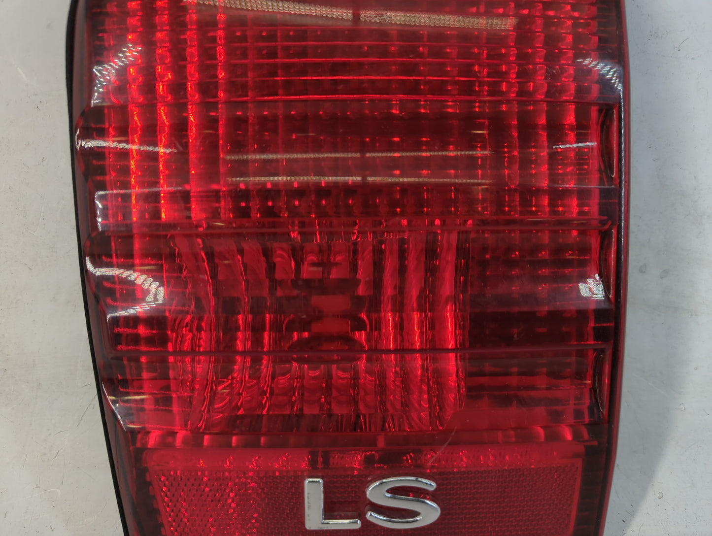 2000 Lincoln Ls Tail Light Assembly Passenger Right OEM P/N:938-847-02 Fits OEM Used Auto Parts - Oemusedautoparts1.com