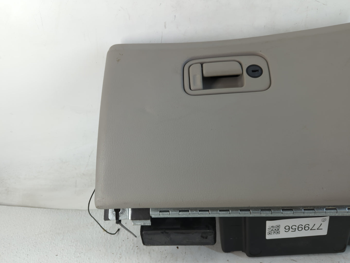 2000 Lincoln Ls Passenger Glove Box Door Storage Compartment - Oemusedautoparts1.com