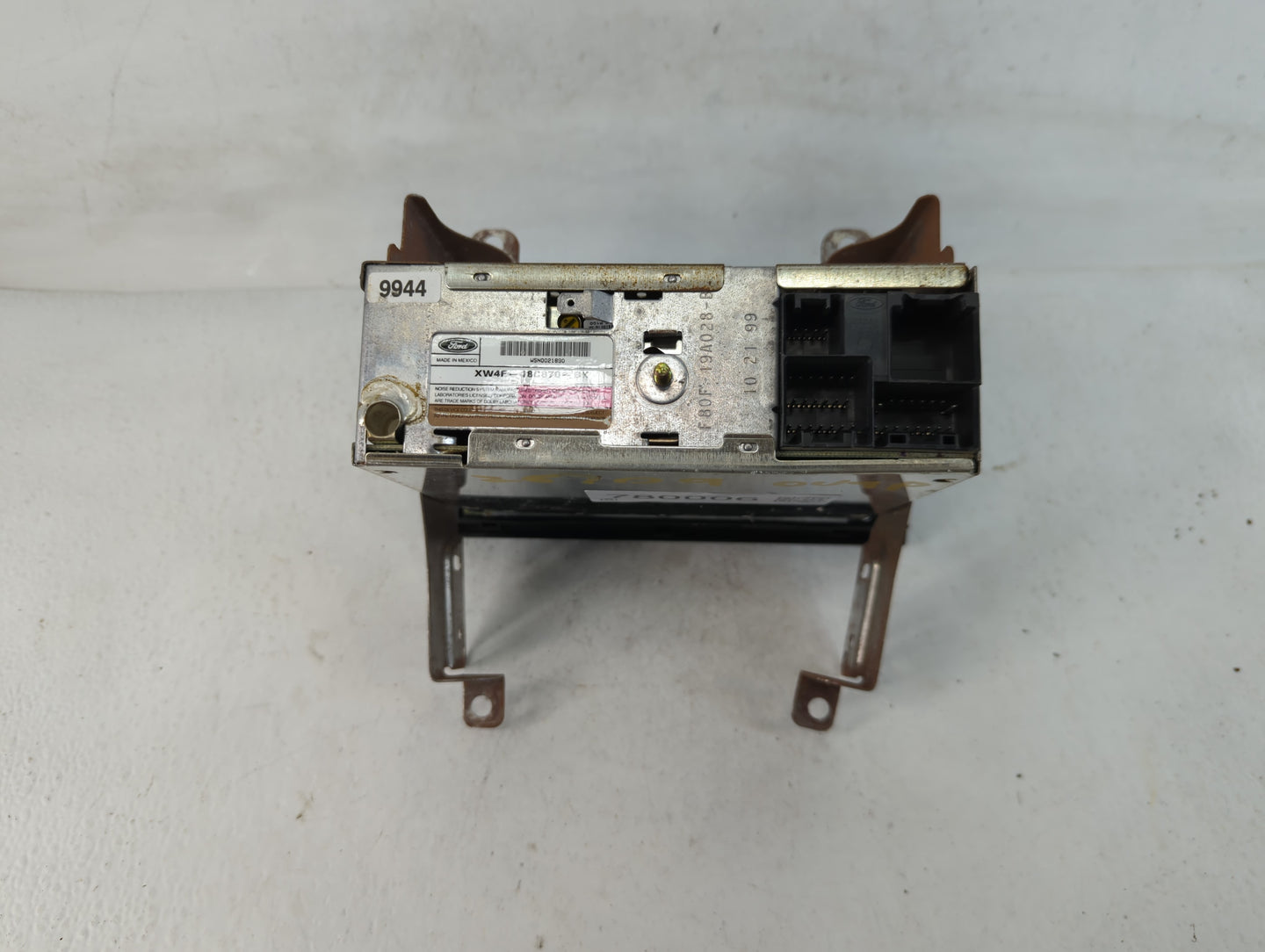 2000 Lincoln Ls Radio AM FM Cd Player Receiver Replacement P/N:XW4F-18C870-BK Fits OEM Used Auto Parts - Oemusedautoparts1.c
