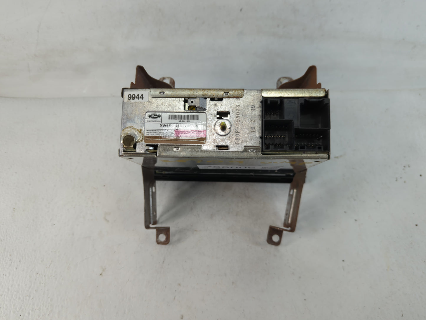 2000 Lincoln Ls Radio AM FM Cd Player Receiver Replacement P/N:XW4F-18C870-BK Fits OEM Used Auto Parts - Oemusedautoparts1.c