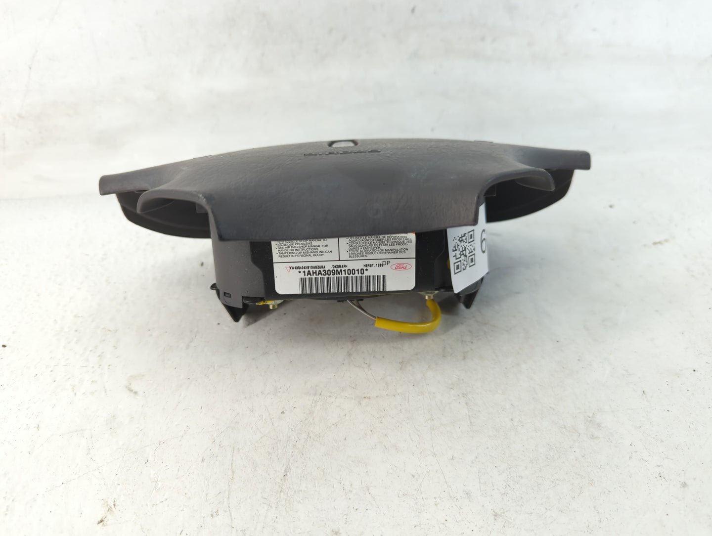 2000 Lincoln Ls Air Bag Driver Left Steering Wheel Mounted P/N:1AHA309M10010 Fits OEM Used Auto Parts - Oemusedautoparts1.co