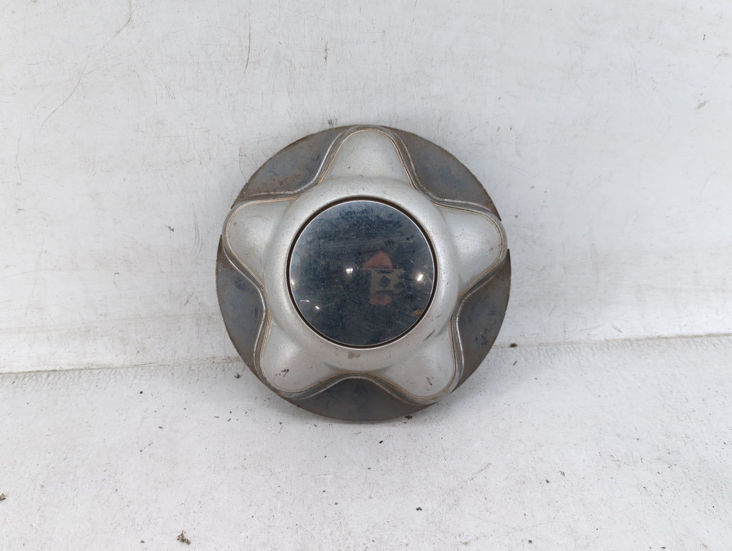 2000 Lincoln Navigator Rim Wheel Center Cap - Oemusedautoparts1.com